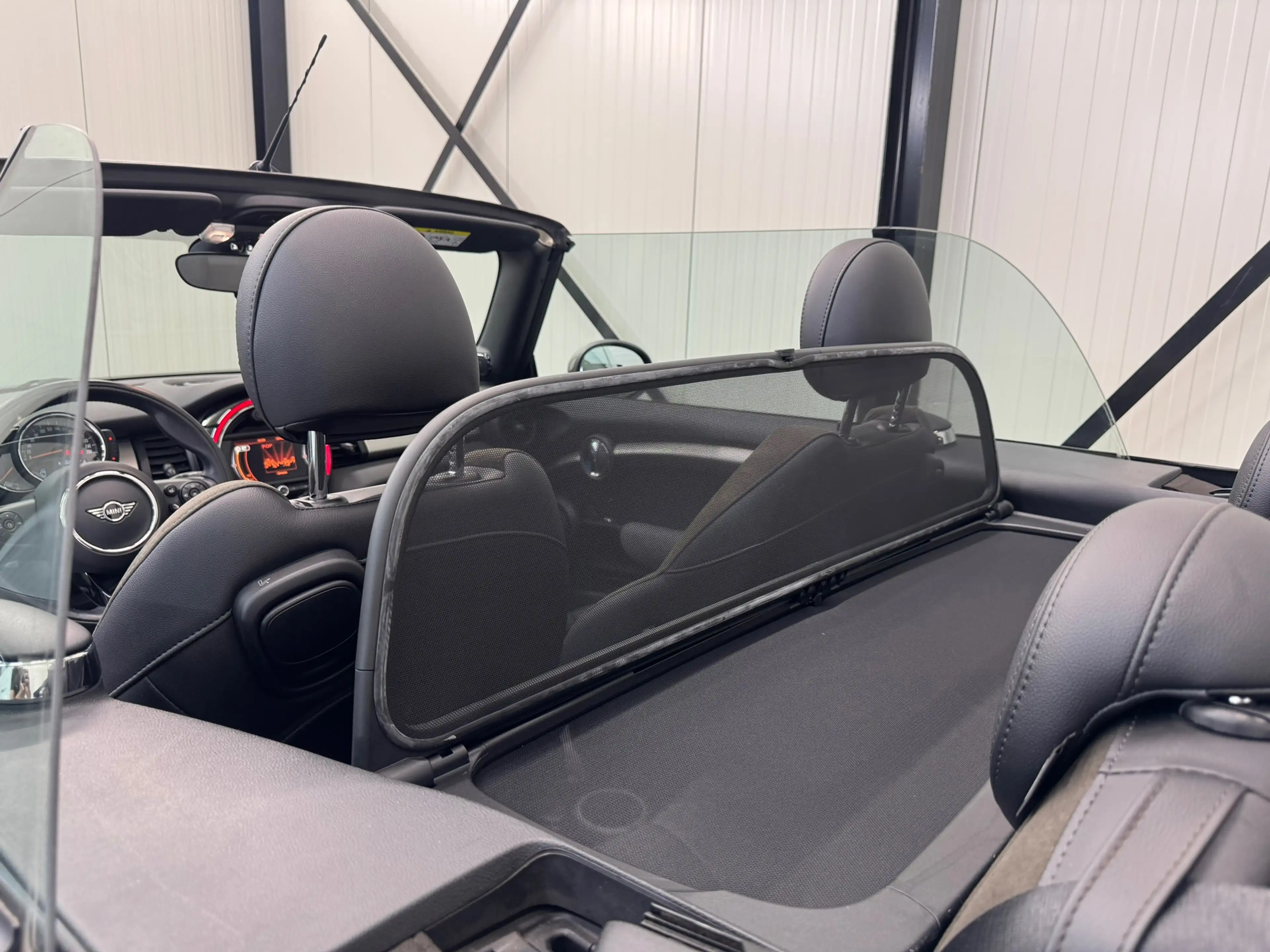 MINI Cooper S Cabrio 2.0 Chili Serious Business |Parkeersensorenr|Led|S — photo 38