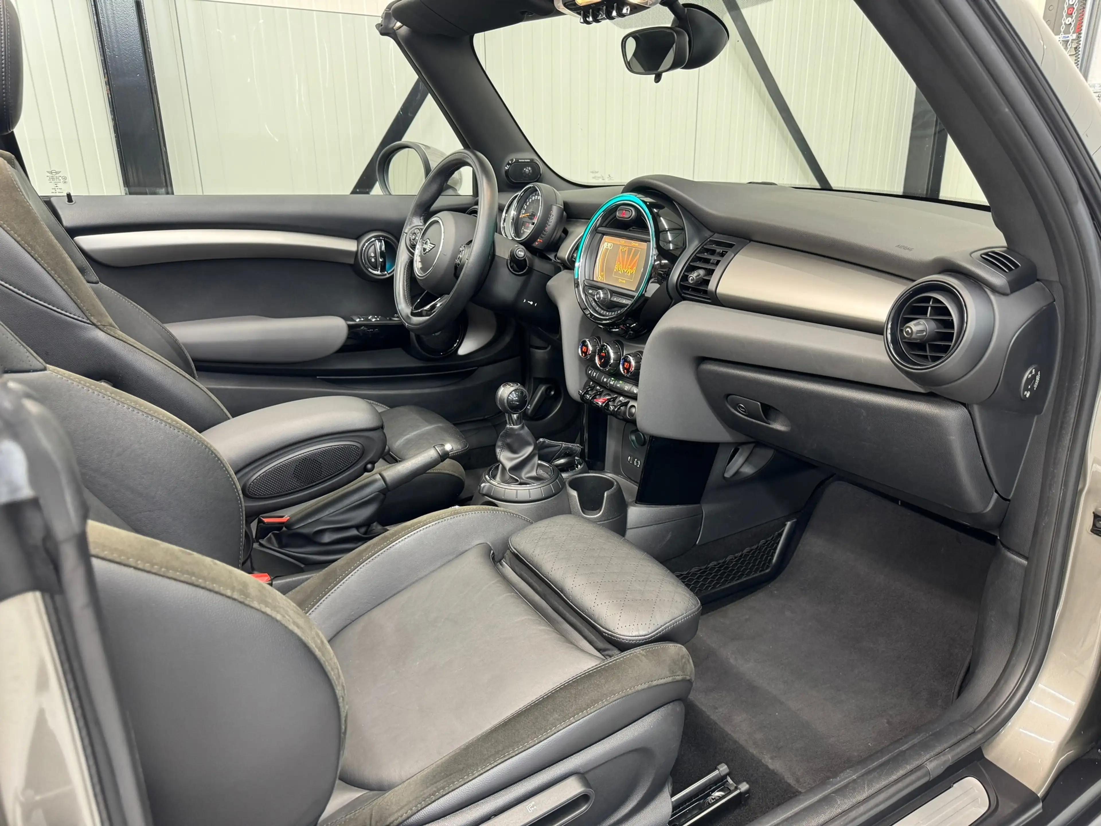 MINI Cooper S Cabrio 2.0 Chili Serious Business |Parkeersensorenr|Led|S — photo 9