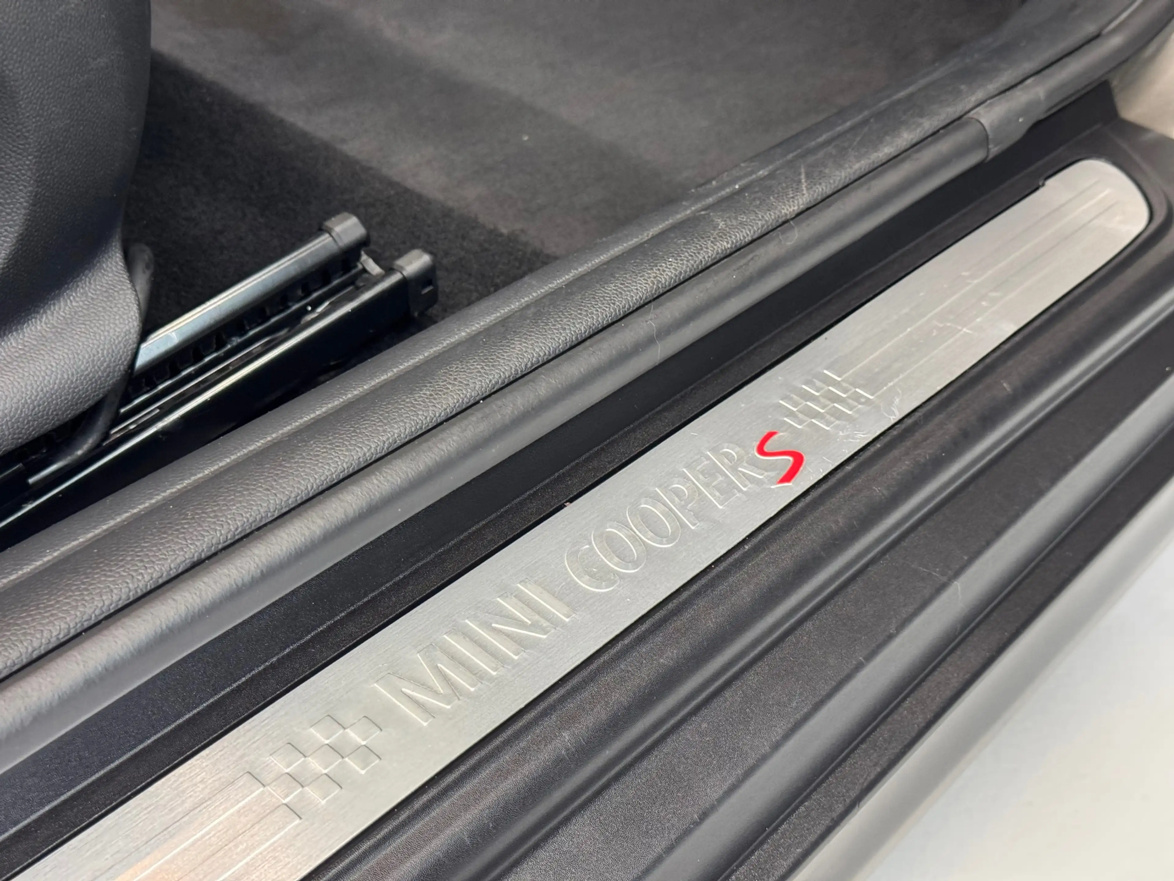 MINI Cooper S Cabrio 2.0 Chili Serious Business |Parkeersensorenr|Led|S — photo 46