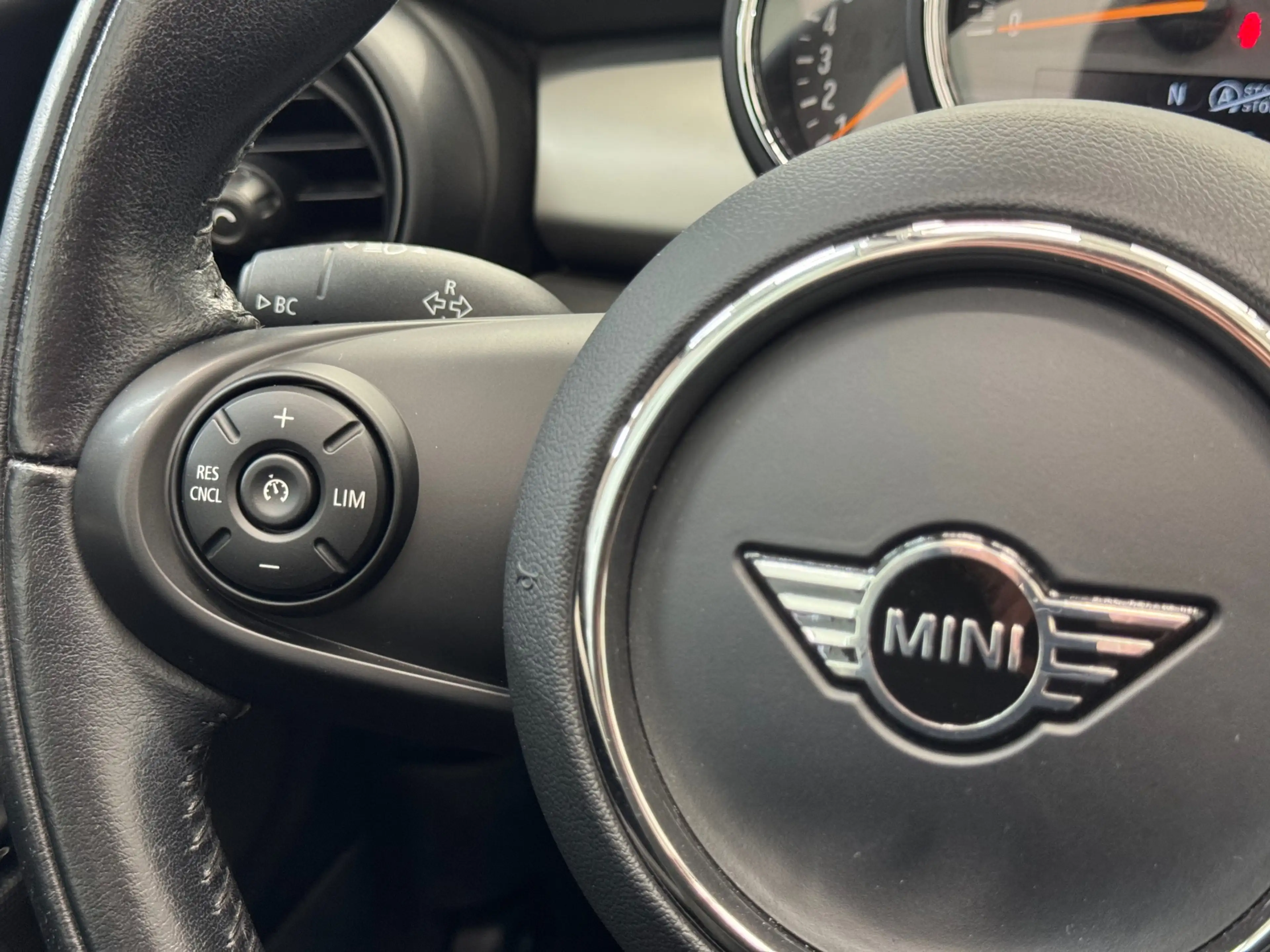 MINI Cooper S Cabrio 2.0 Chili Serious Business |Parkeersensorenr|Led|S — photo 29