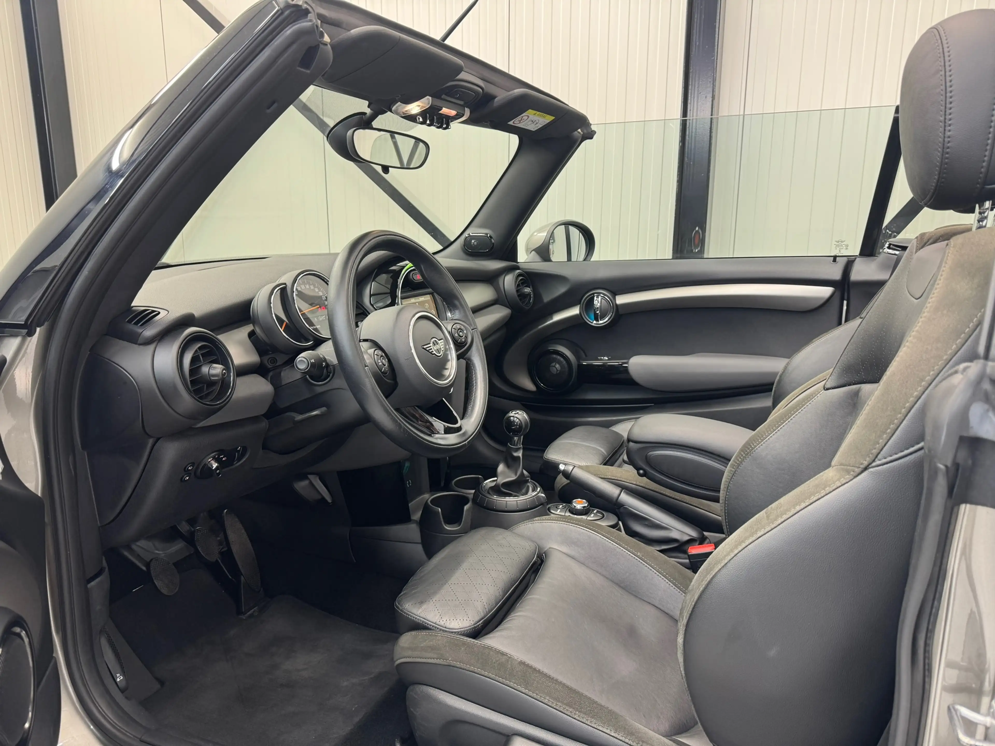 MINI Cooper S Cabrio 2.0 Chili Serious Business |Parkeersensorenr|Led|S — photo 5