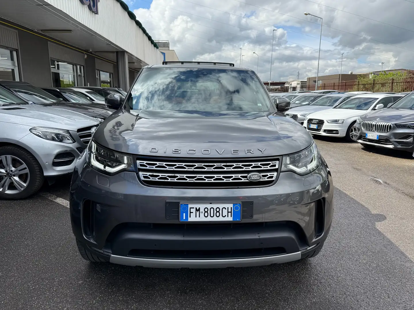 Land Rover Discovery Discovery 2.0 sd4 HSE 240cv 7POSTI Grijs - 2