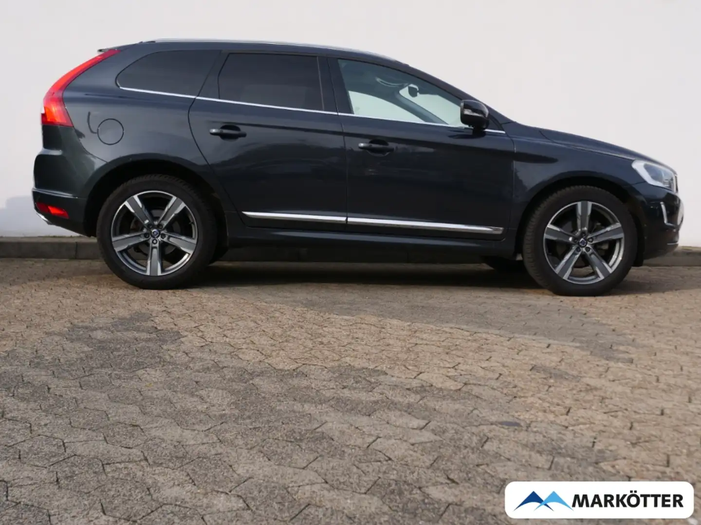 Volvo XC60 T6 AWD Summum PANO/STHZ/FOUR-C/CAM/BLIS Grau - 2