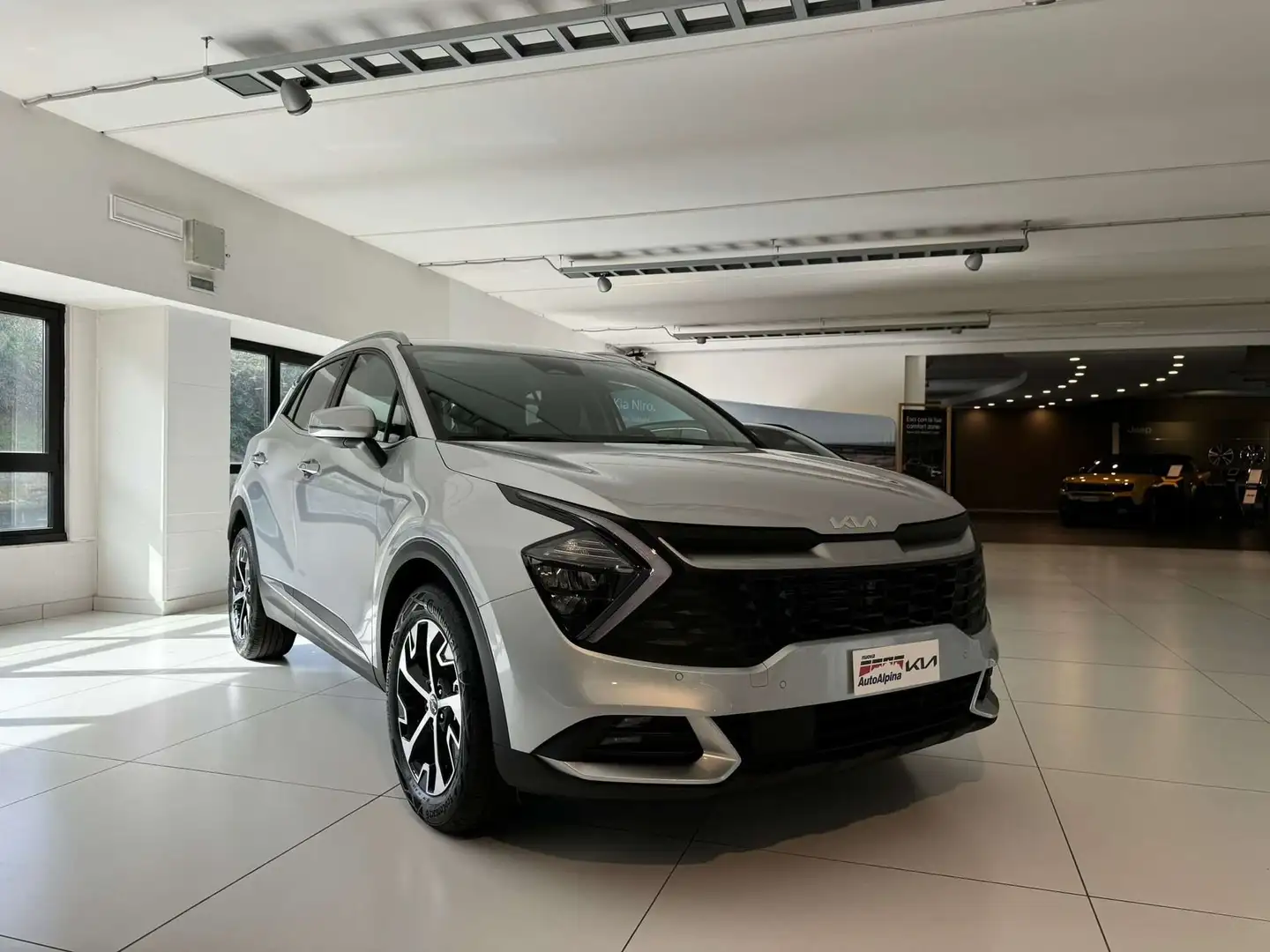 Kia Sportage Mild Hybrid 1.6 T-GDi MHEV 160CV Grau - 1