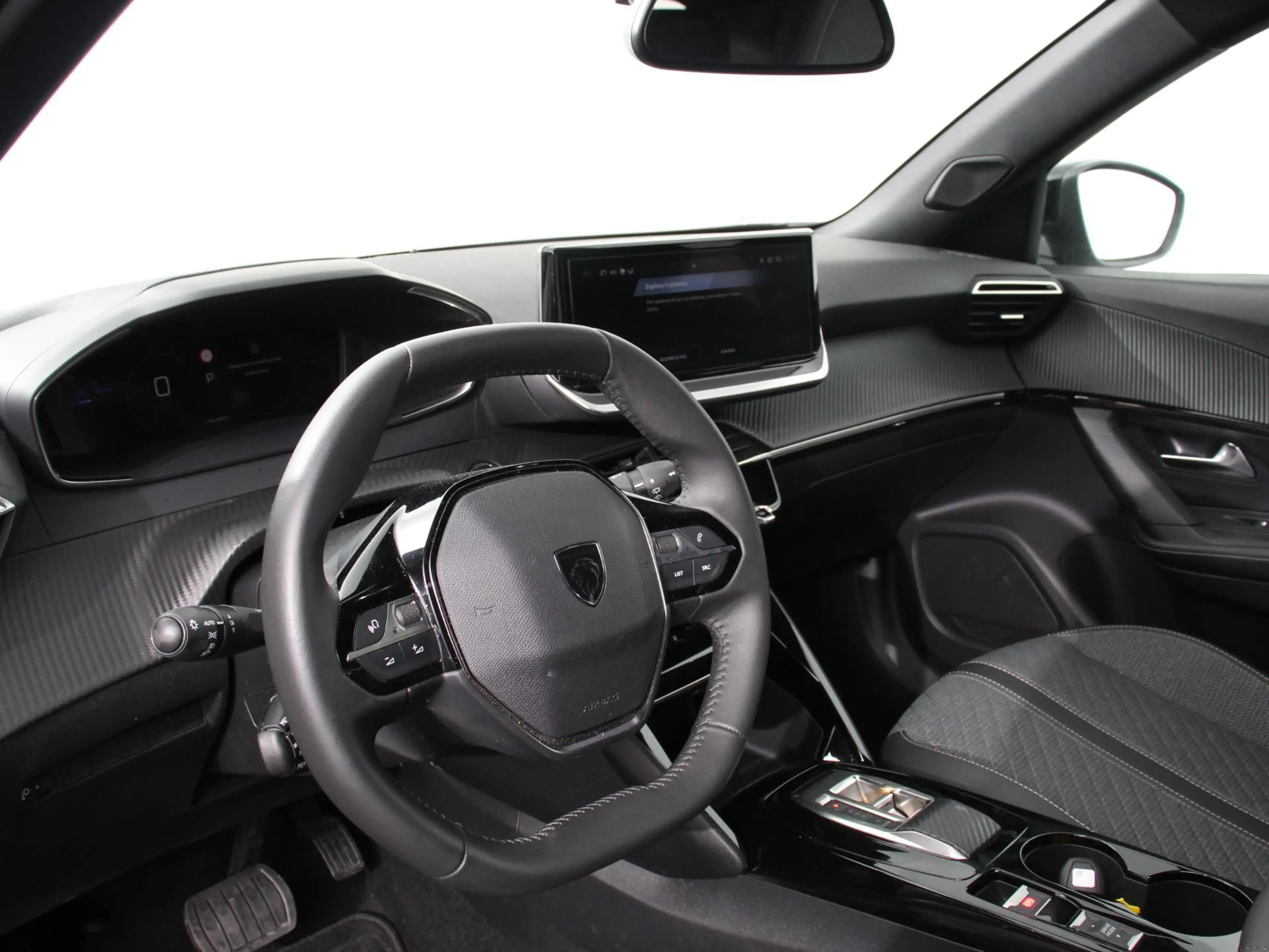 Peugeot e-2008 EV Allure 50 kWh Navigatie Apple Carplay/Android A — photo 3