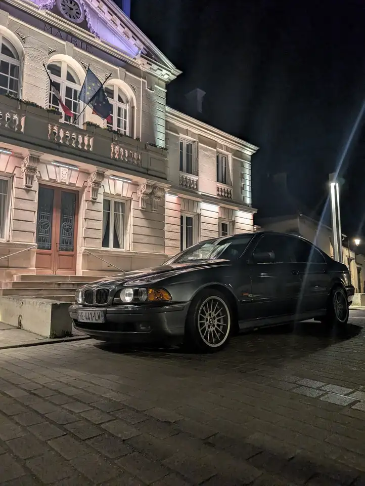 BMW 535 E39 V8 (flexfuel, toit ouvrant, sièges chauffants/electriques, xenons, clim auto, regulateur de vitesses, bluetooth), foto 7