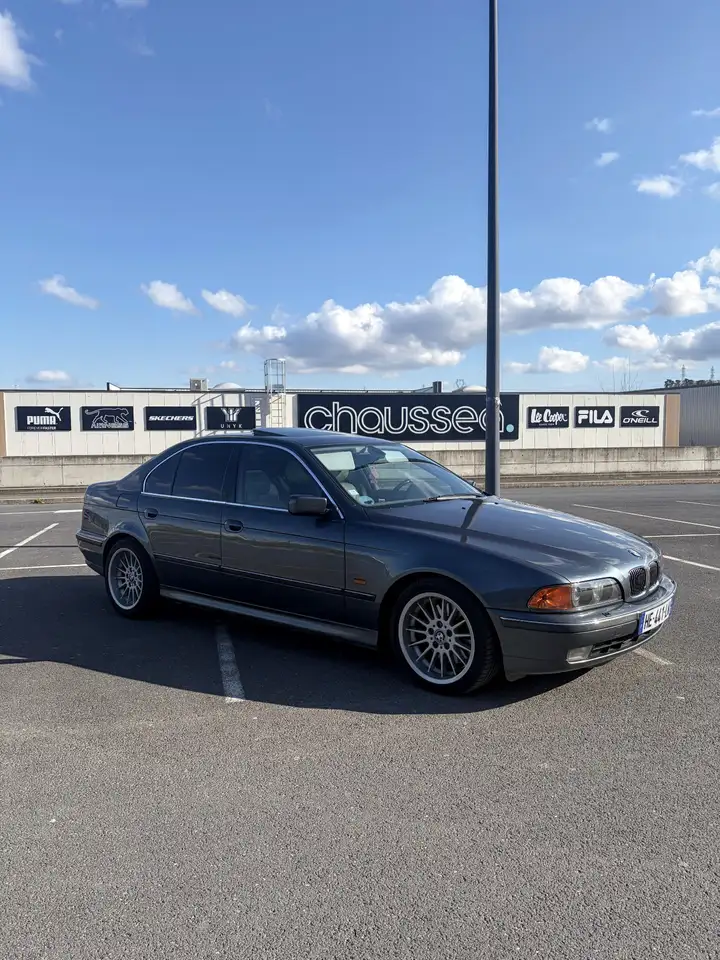BMW 535 E39 V8 (flexfuel, toit ouvrant, sièges chauffants/electriques, xenons, clim auto, regulateur de vitesses, bluetooth), foto 9