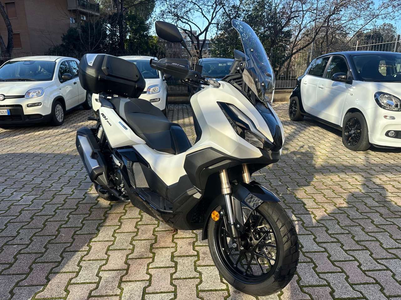 Honda ADV 350 08/2025 KM.1200 UNIPRO. ANTIFURTO