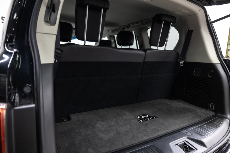 Infiniti QX80 V8 6 persoonsuitvoering Dealer auto — photo 14