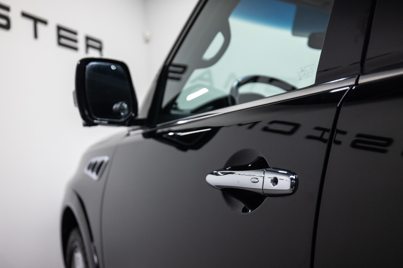 Infiniti QX80 V8 6 persoonsuitvoering Dealer auto — photo 11
