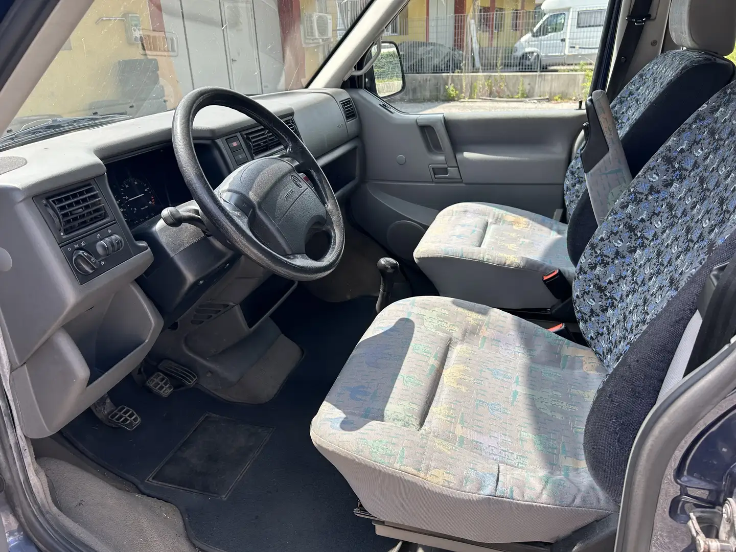 Volkswagen T4 California Caravelle 2.5 tdi GL - 2