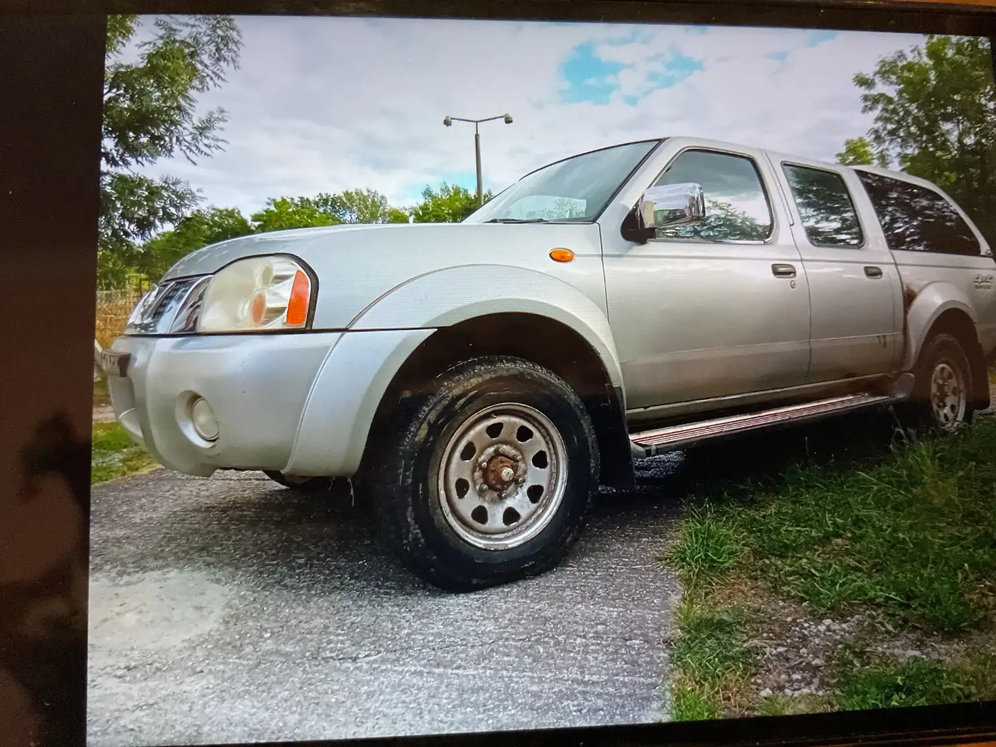 Nissan Pick Up D22 Silber - 1