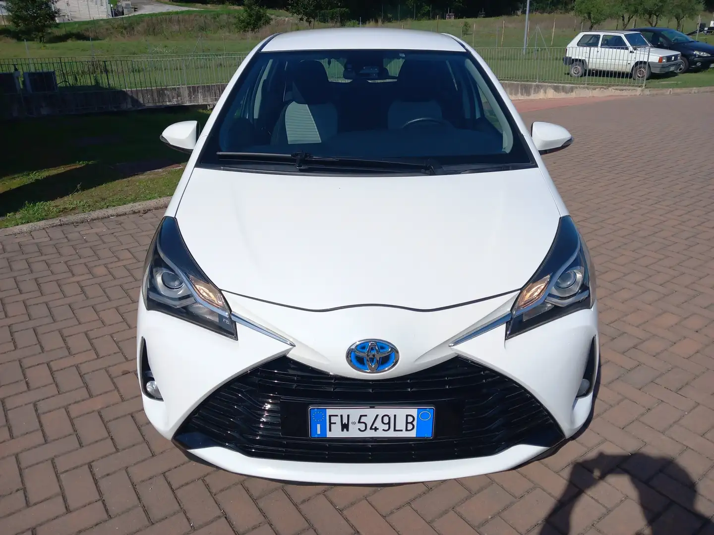 Toyota Yaris Yaris III 2017 5p 1.5h Active my18 Blanco - 2