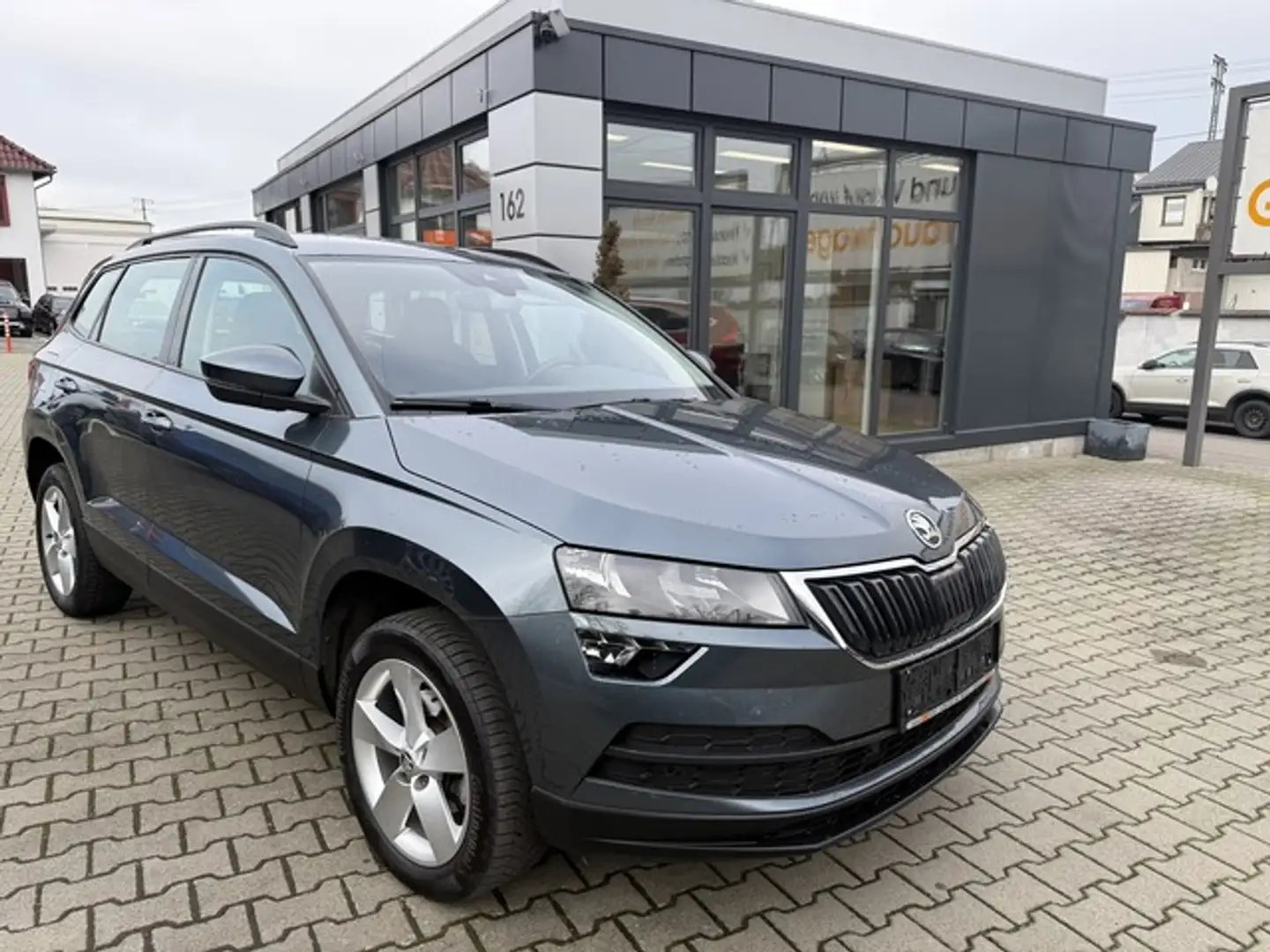 Skoda Karoq Style Grau - 1