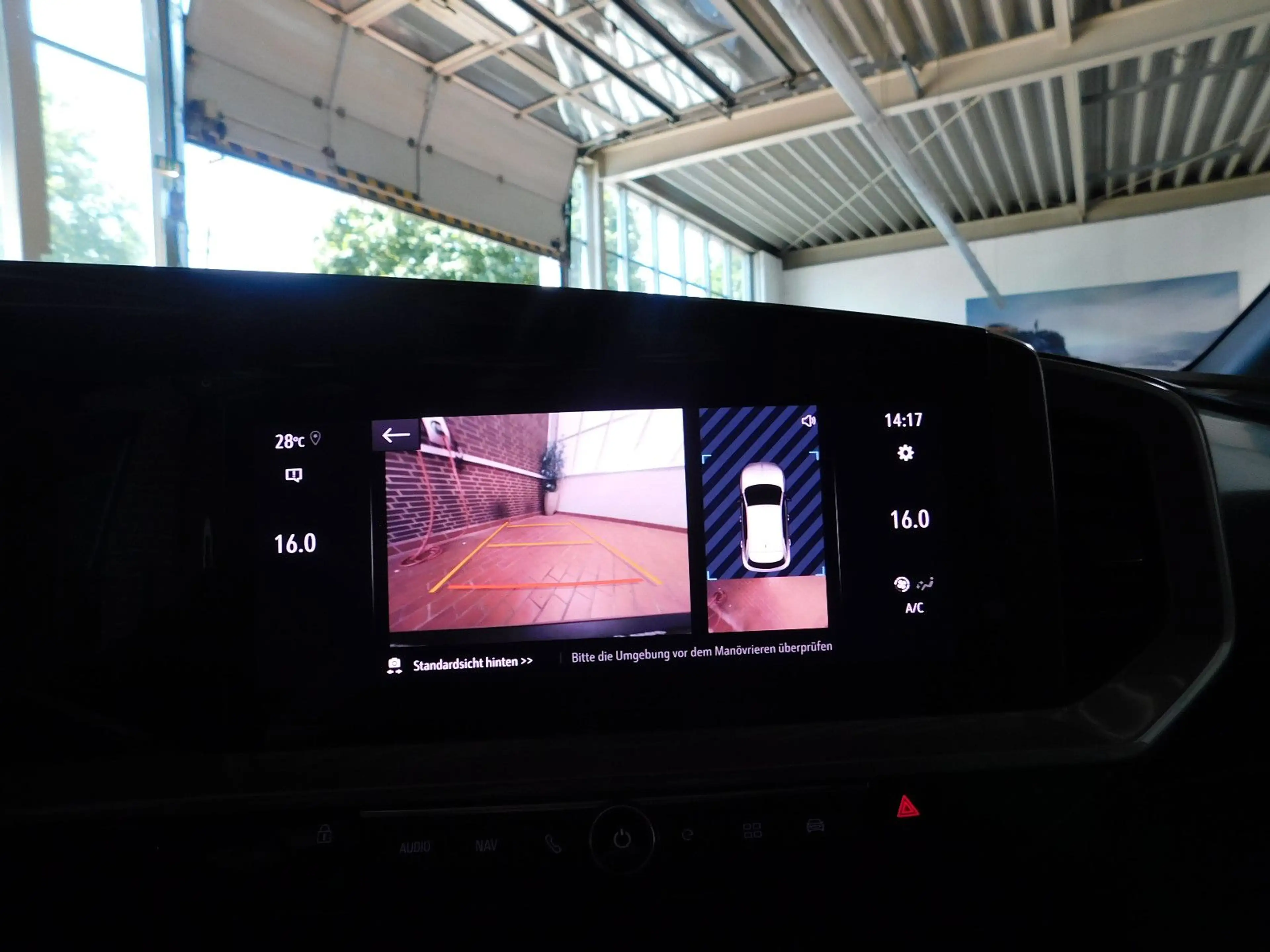Opel Mokka-E Ultimate — photo 13