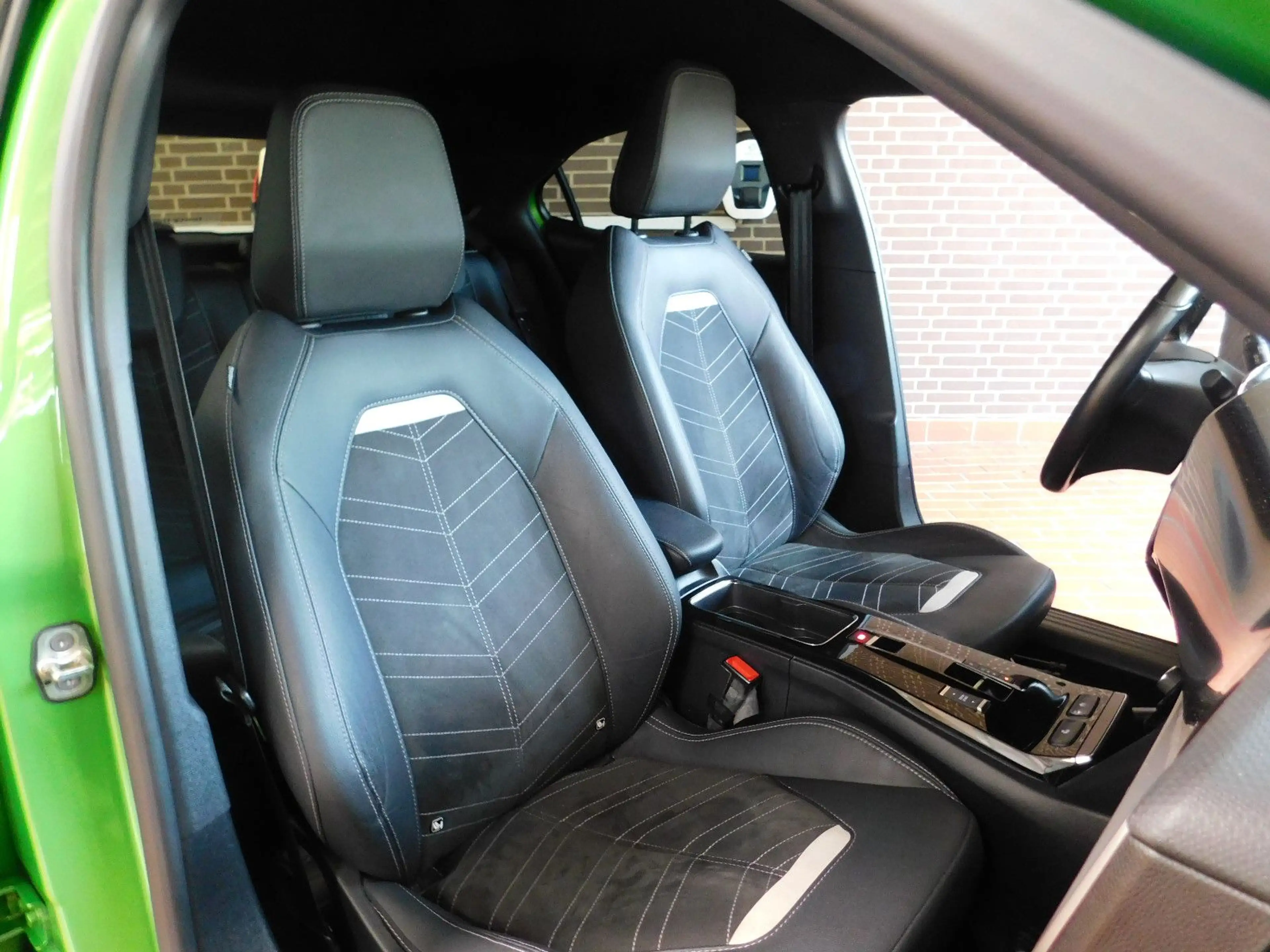 Opel Mokka-E Ultimate — photo 15
