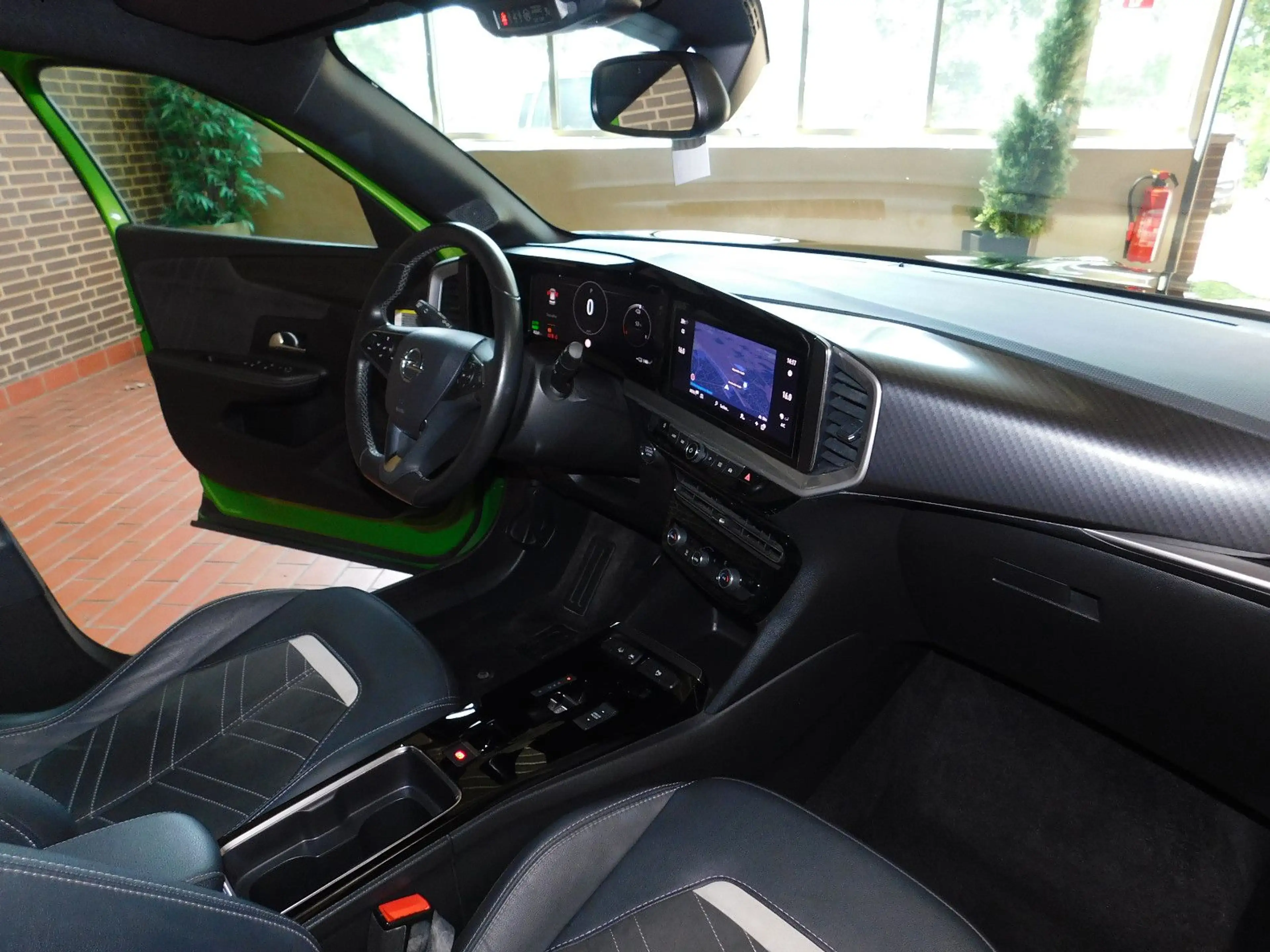 Opel Mokka-E Ultimate — photo 14