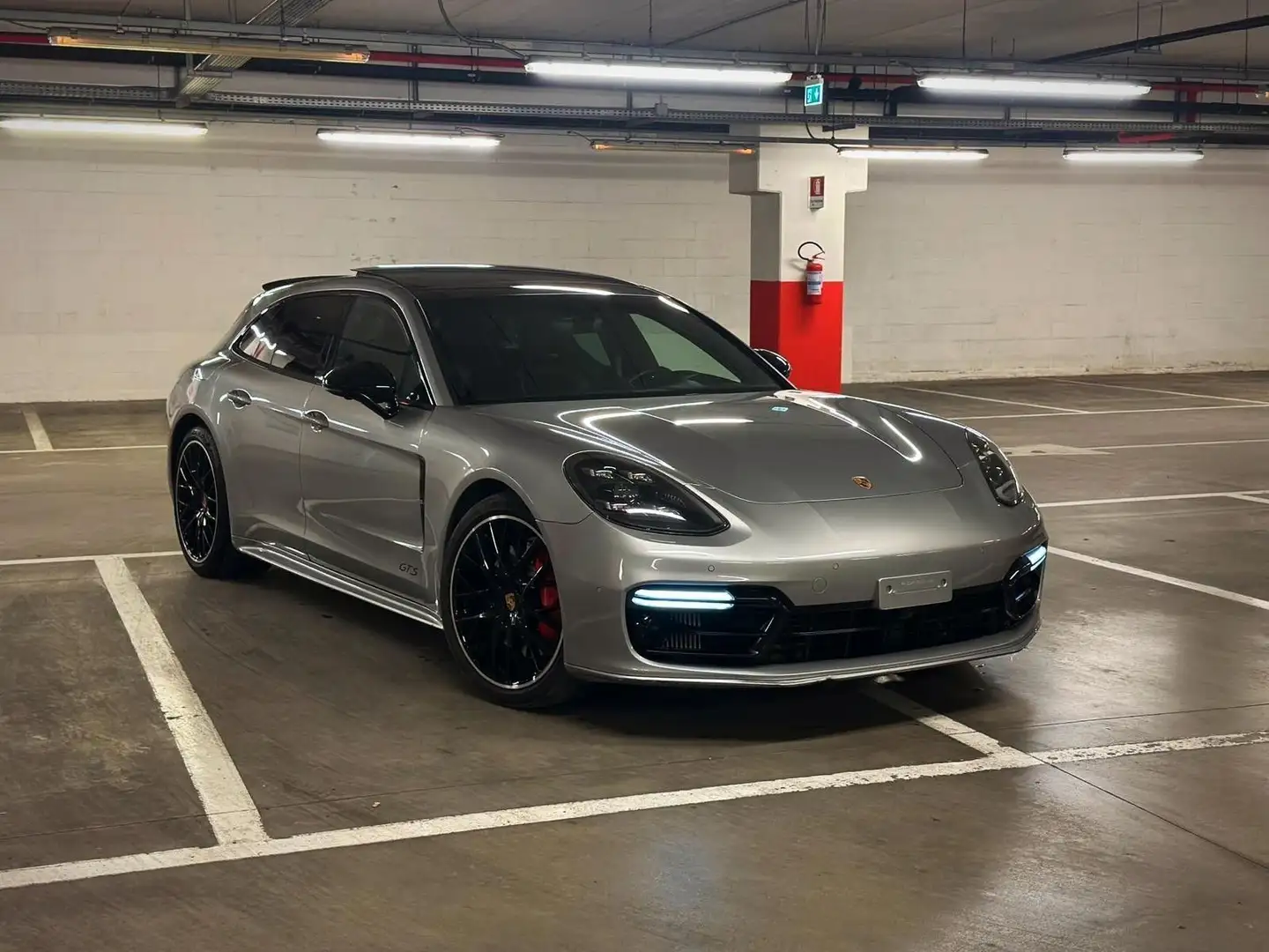 Porsche Panamera Sport Turismo GTS MATRIX|PANO|HEADUP Silber - 1