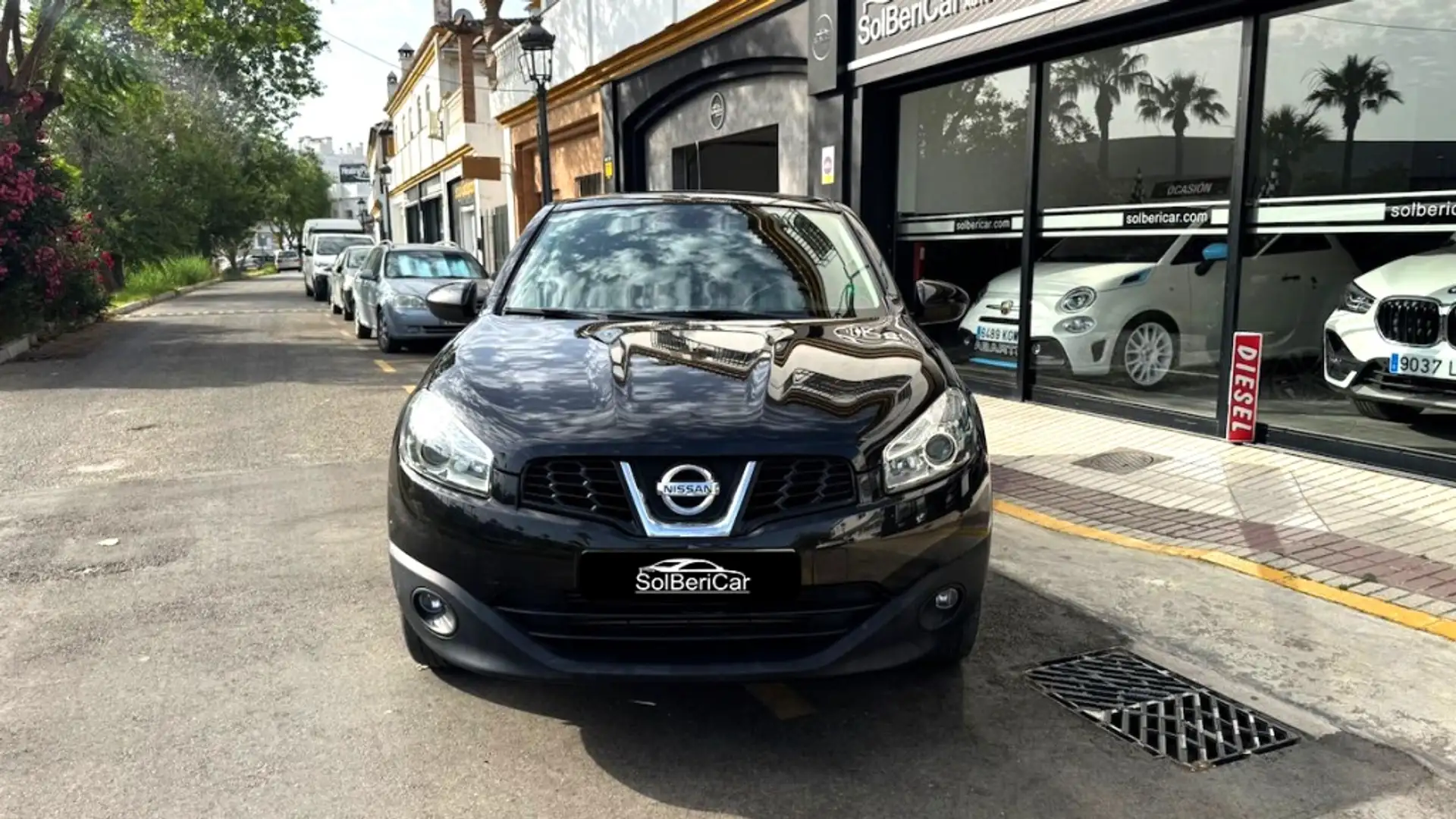 Nissan Qashqai Q+2 1.5dCi Acenta 4x2 Zwart - 2