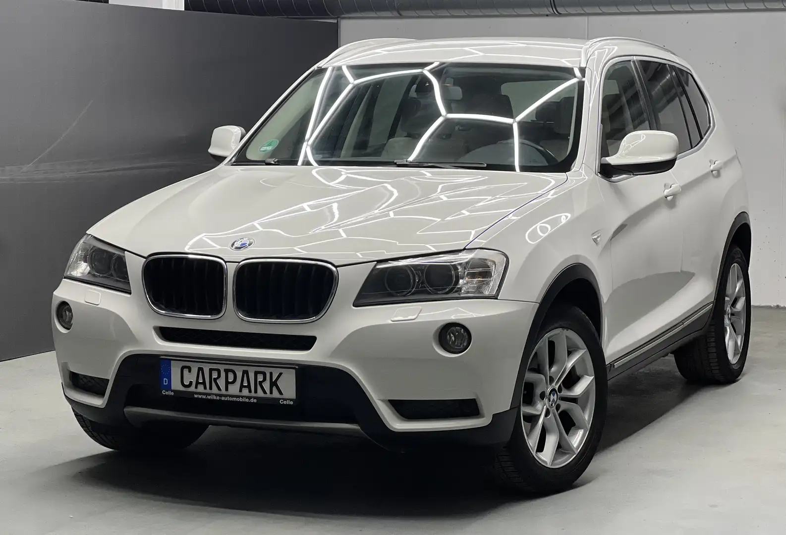 BMW X3 xDrive, PDC,Sitzhzg,E.Heckklappe,Automatik,AHK Weiß - 2
