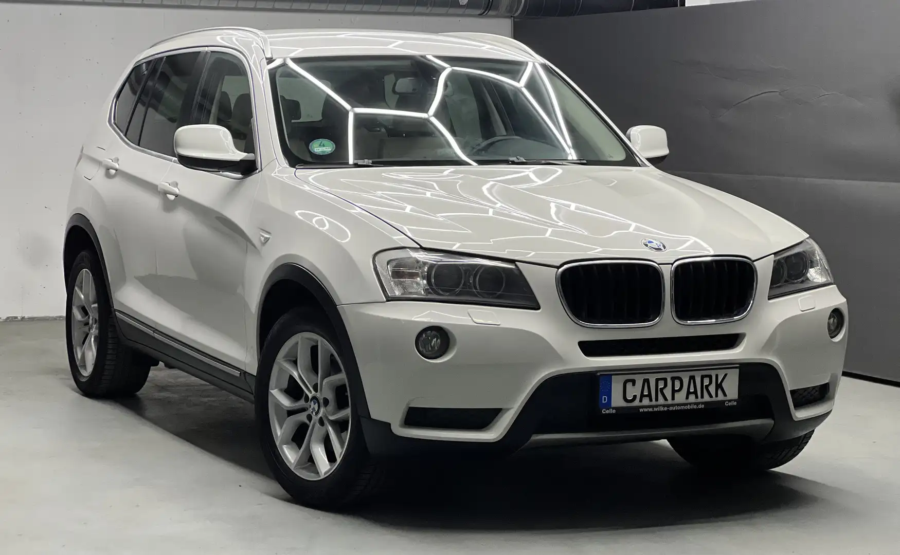BMW X3 xDrive, PDC,Sitzhzg,E.Heckklappe,Automatik,AHK Weiß - 1
