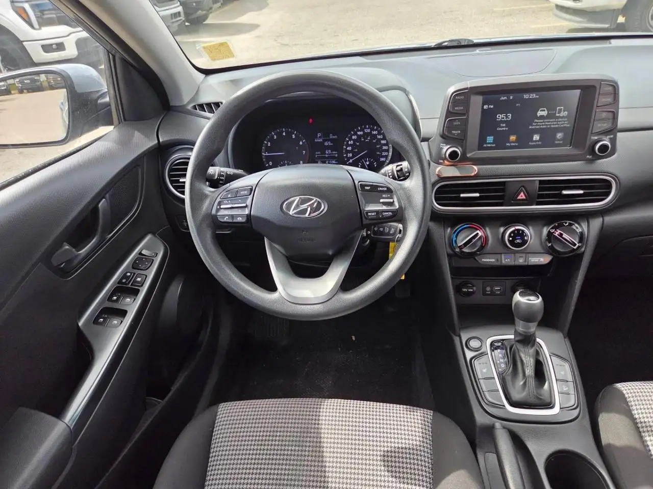Hyundai KONA снимка Hyundai KONA