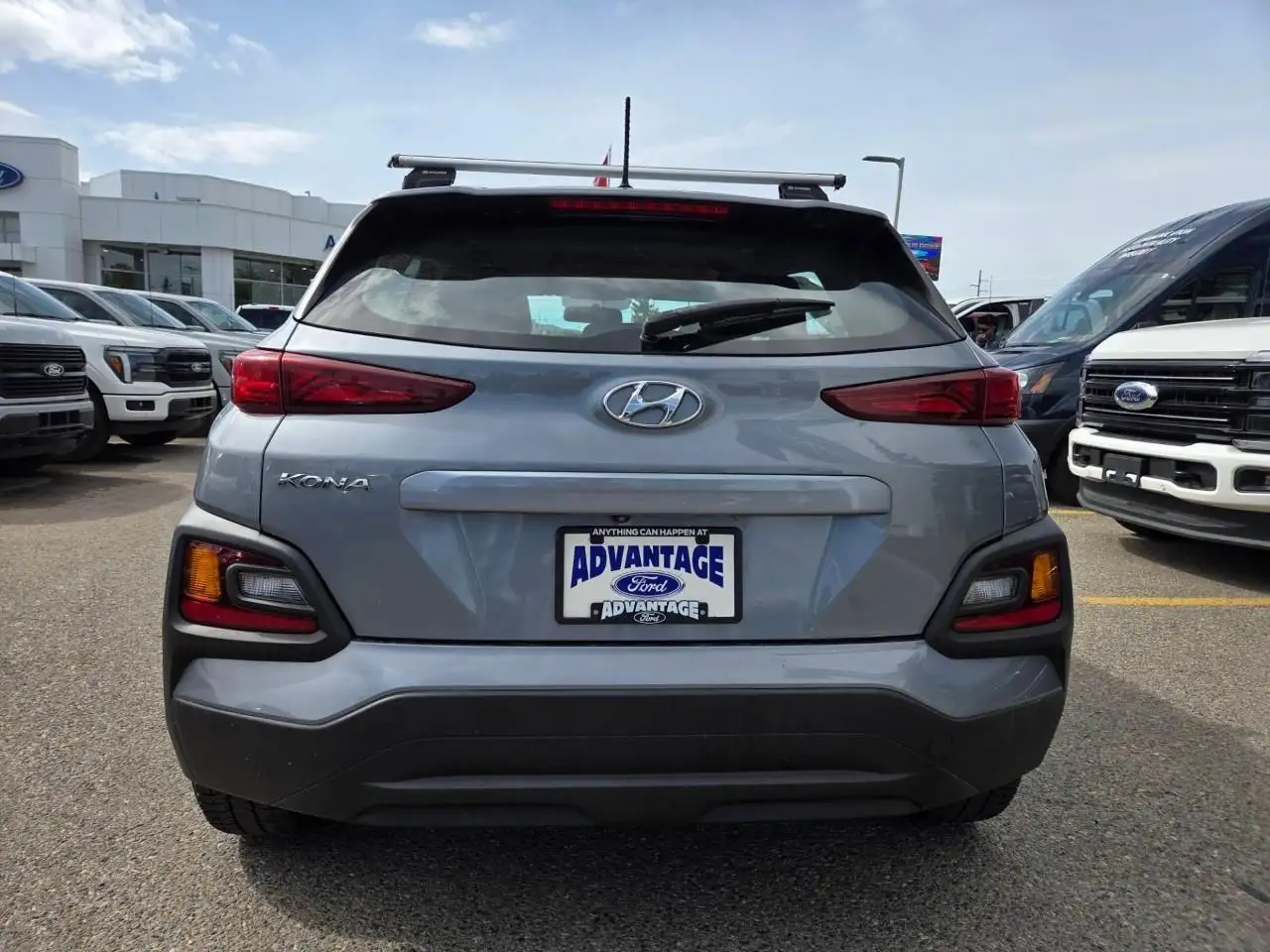 Hyundai KONA снимка Hyundai KONA