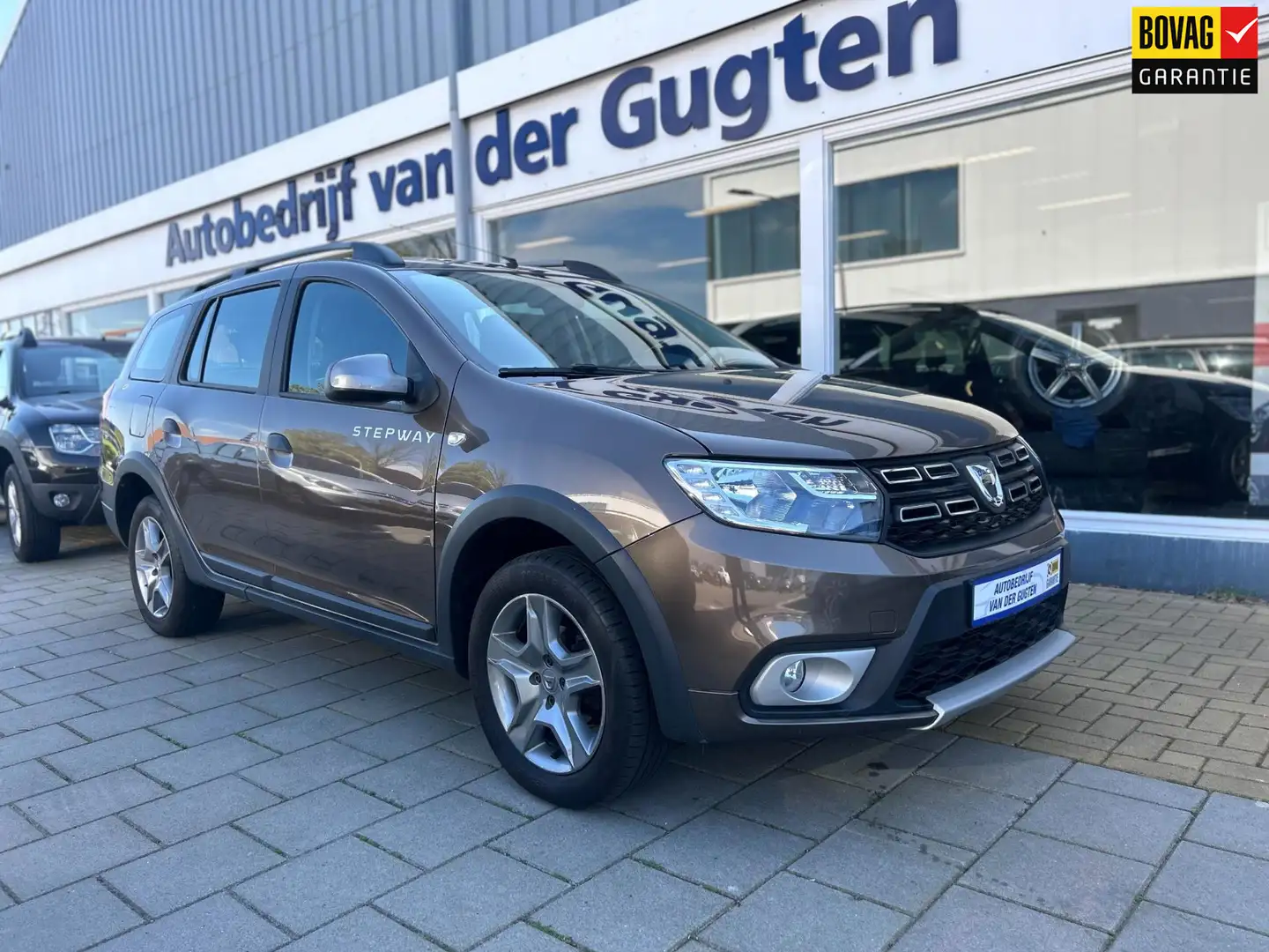 Dacia Logan MCV 0.9 TCe Laureate Bruin - 1