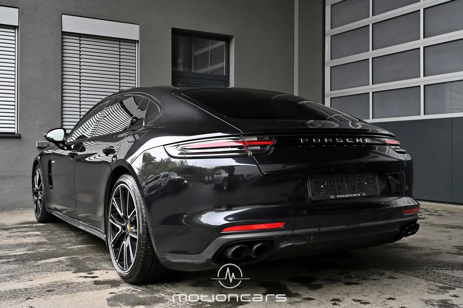 Porsche Panamera 2.9 4 E-Hybrid Executive crna - 2