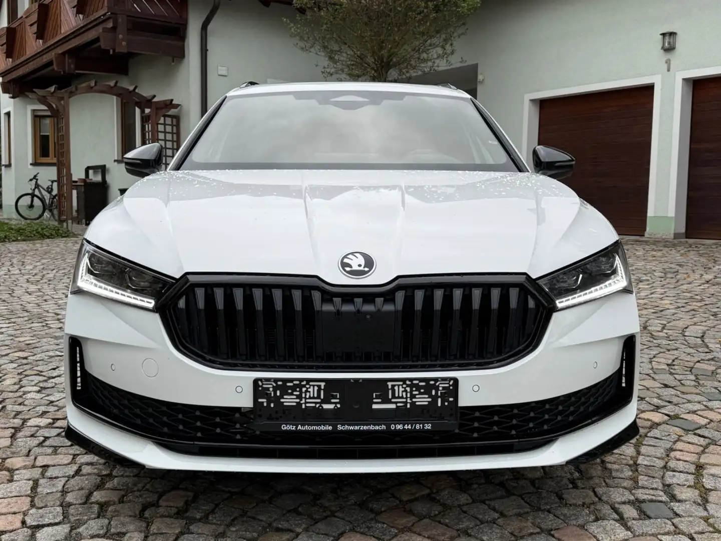 Skoda Superb Combi 1.5 TSI iV Sportline / AHK / Pano Blanc - 2