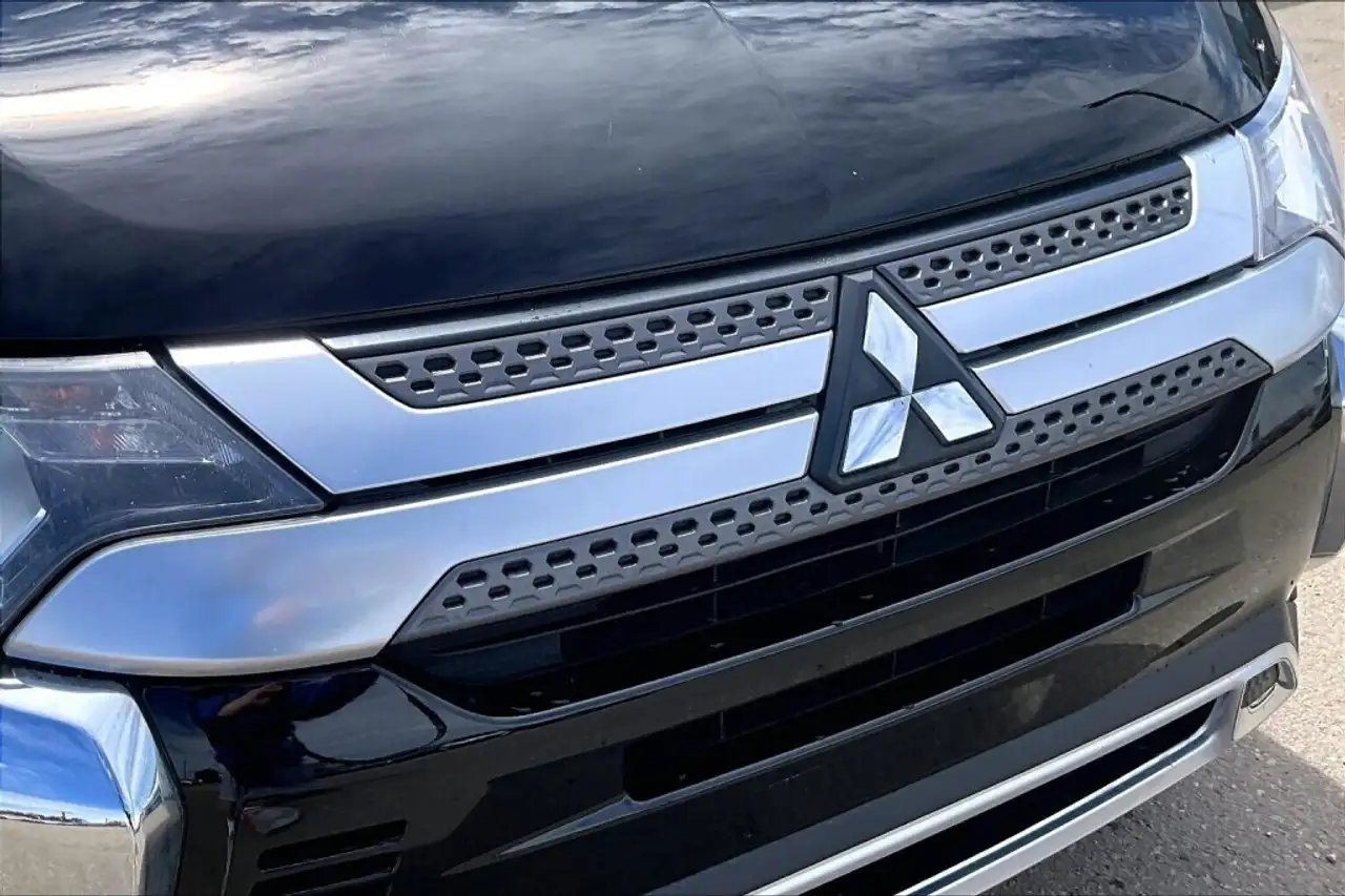 Mitsubishi Outlander снимка Mitsubishi Outlander
