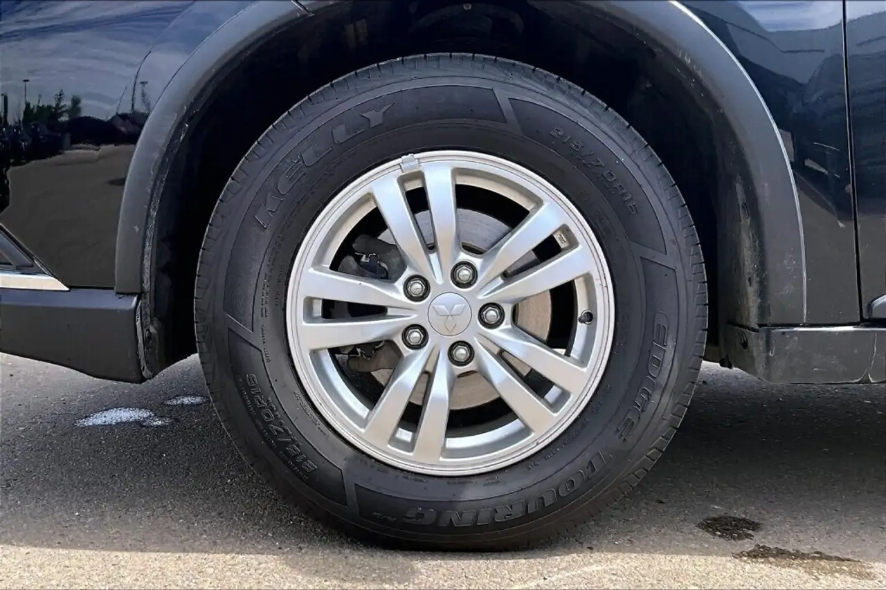 Mitsubishi Outlander снимка Mitsubishi Outlander
