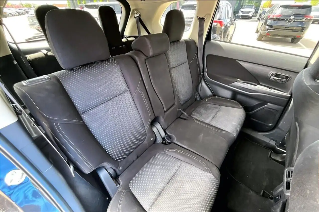 Mitsubishi Outlander снимка Mitsubishi Outlander