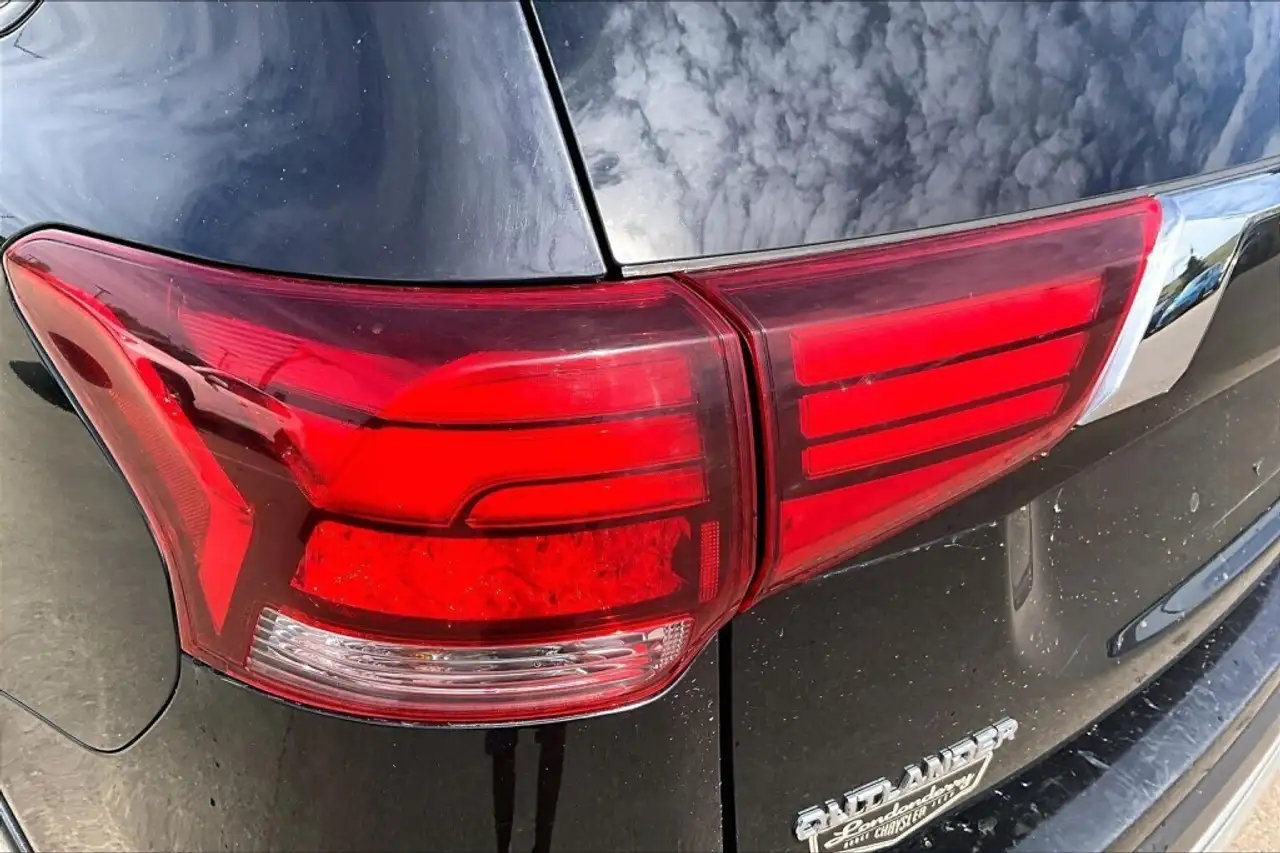 Mitsubishi Outlander снимка Mitsubishi Outlander