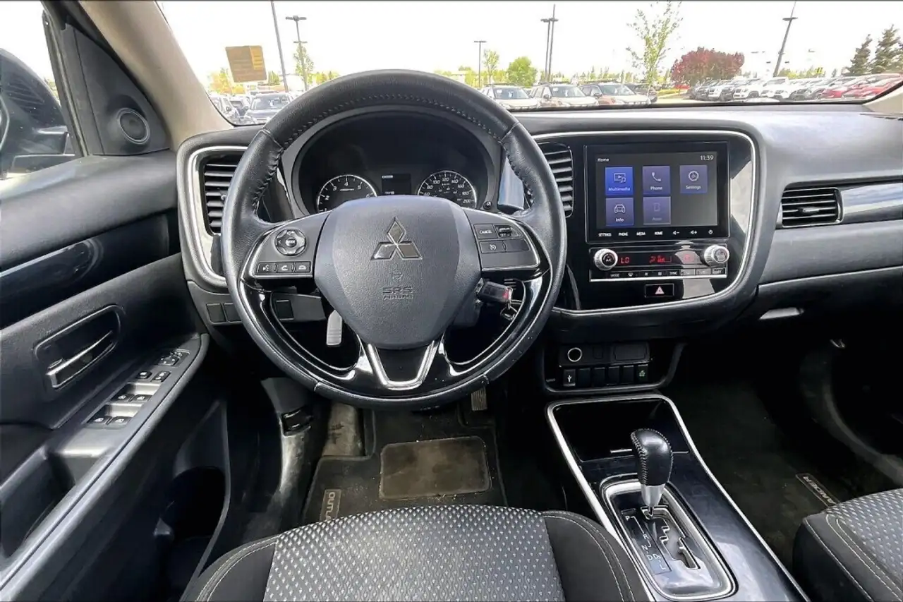 Mitsubishi Outlander снимка Mitsubishi Outlander
