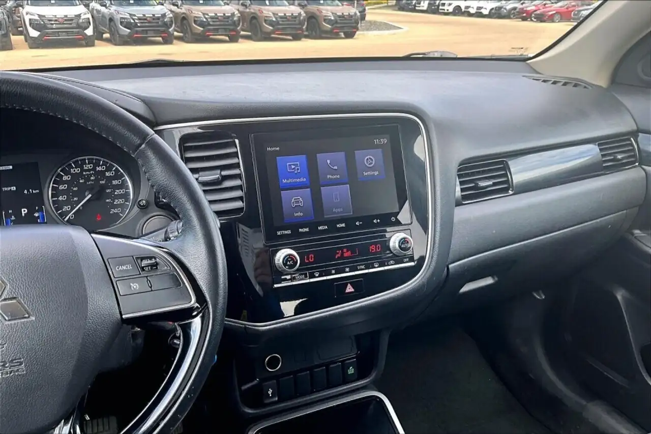 Mitsubishi Outlander снимка Mitsubishi Outlander