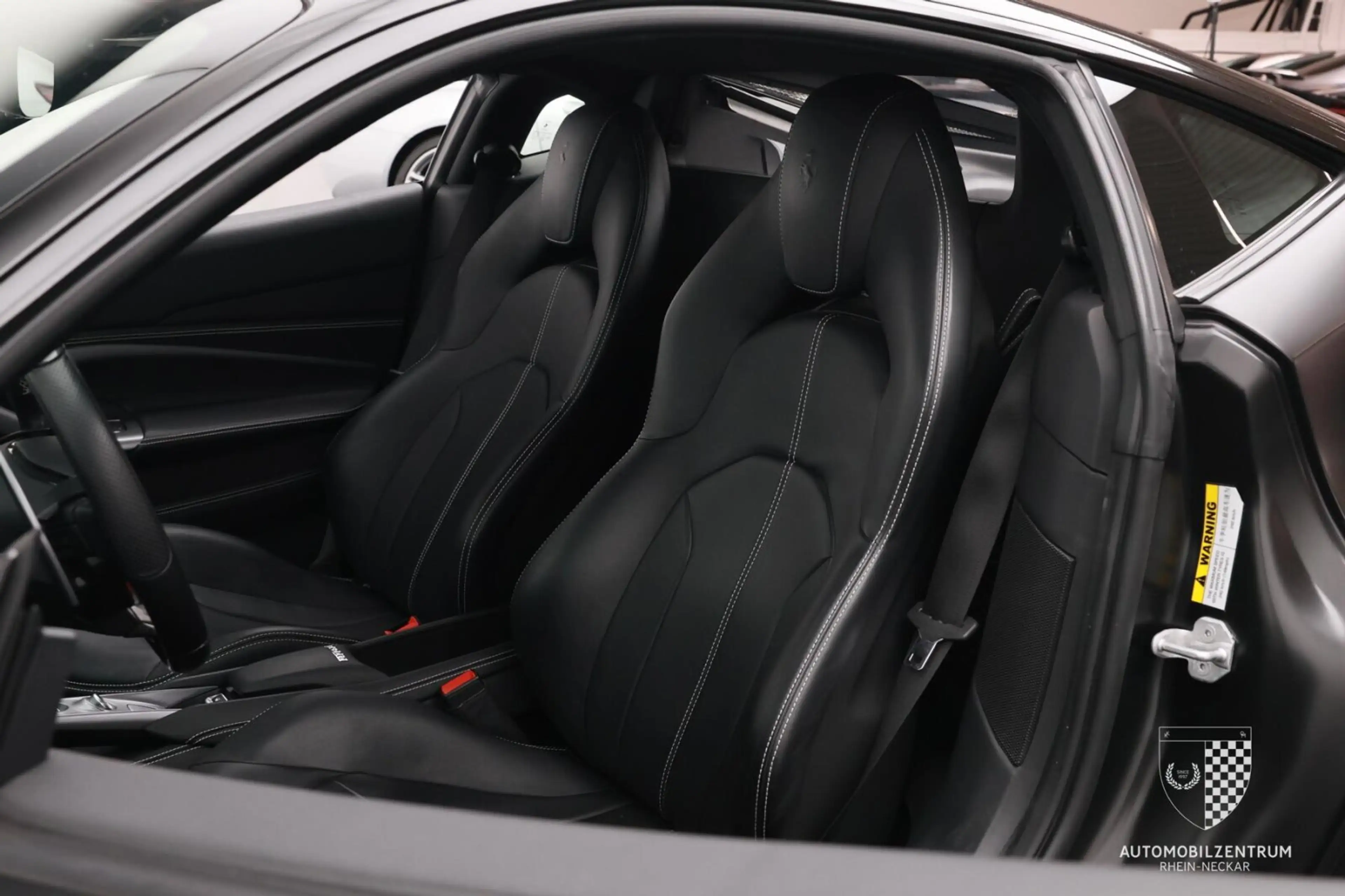 Ferrari F8 Tributo F8 Tributo Carbon-LED/Lift/360Kam/Garantie05/27 — photo 13