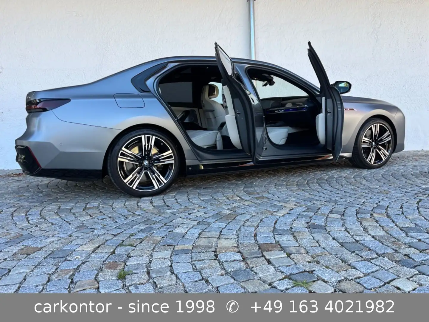 BMW i7 xDr M70 *M SPORT PRO*FROZEN*LOUNGE SEAT*2024 Gris - 2