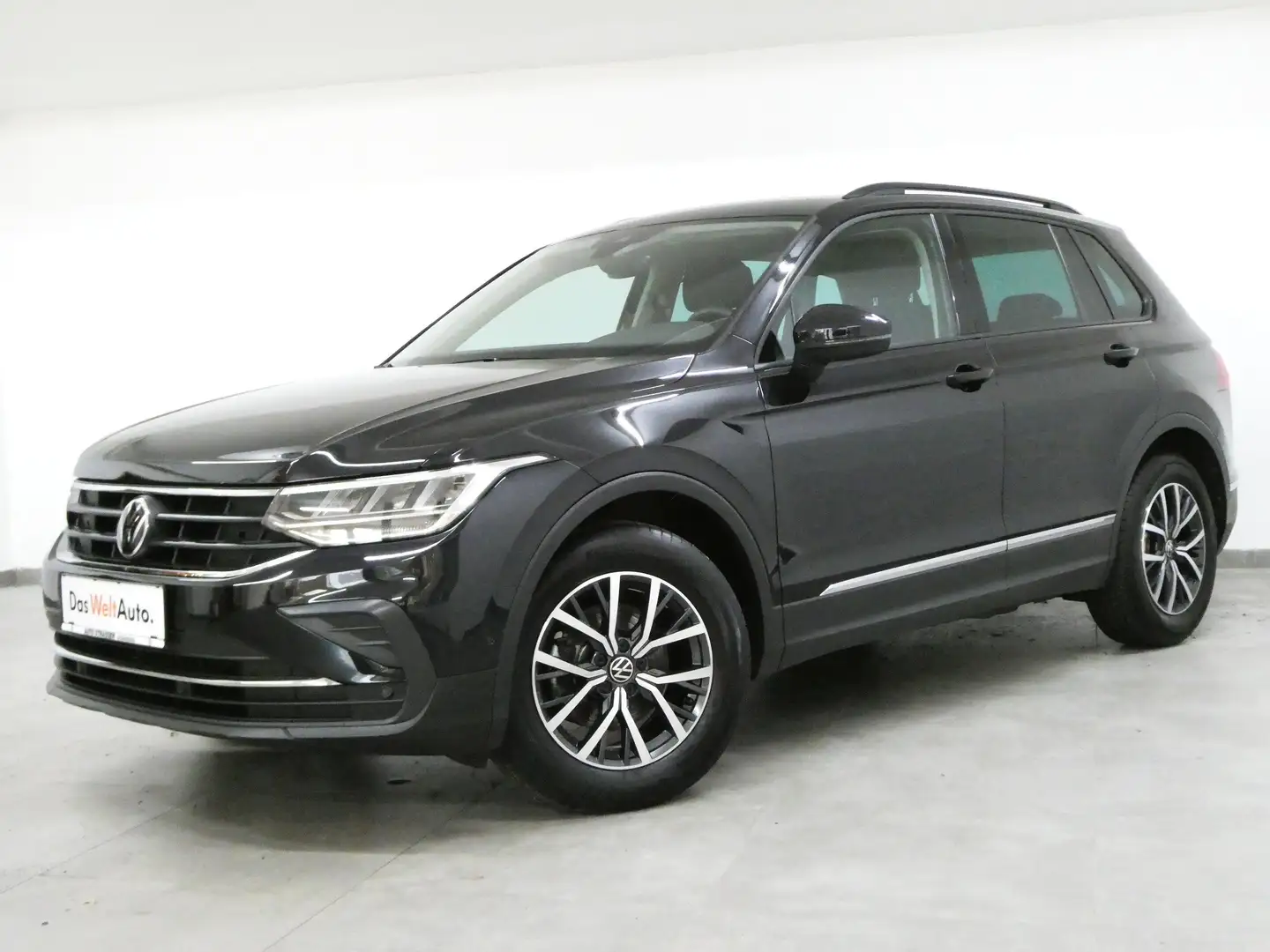 Volkswagen Tiguan 2,0 DSG Life LED Navi ACC App DAB R-Kamera elek.-H Schwarz - 1