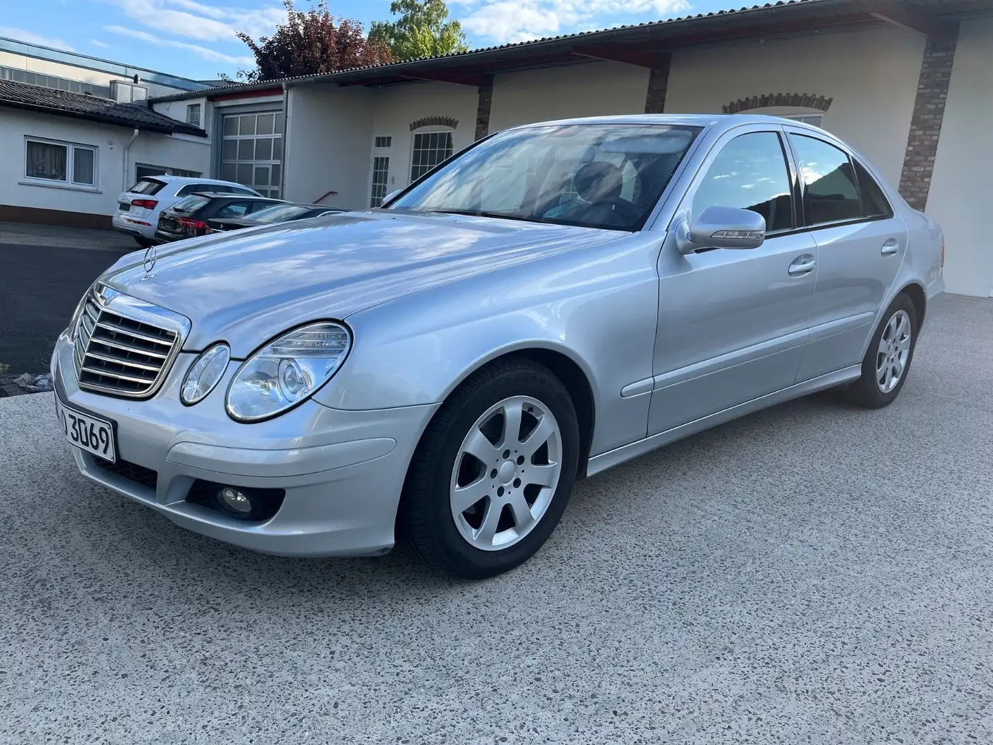 Mercedes-Benz E 200 CDI DPF, Facelift Silver - 1