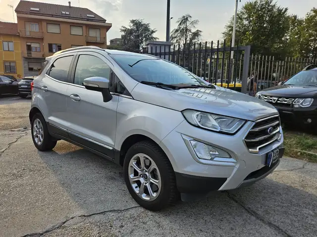 Ford Ecosport view 3