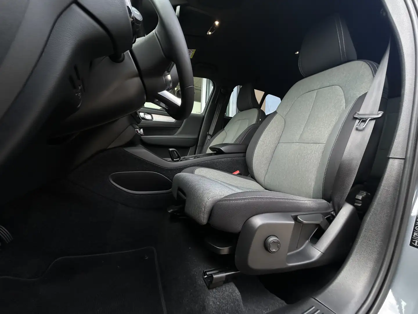 Volvo XC40 1.5 T5 Recharge Inscription Expression Grigio - 2