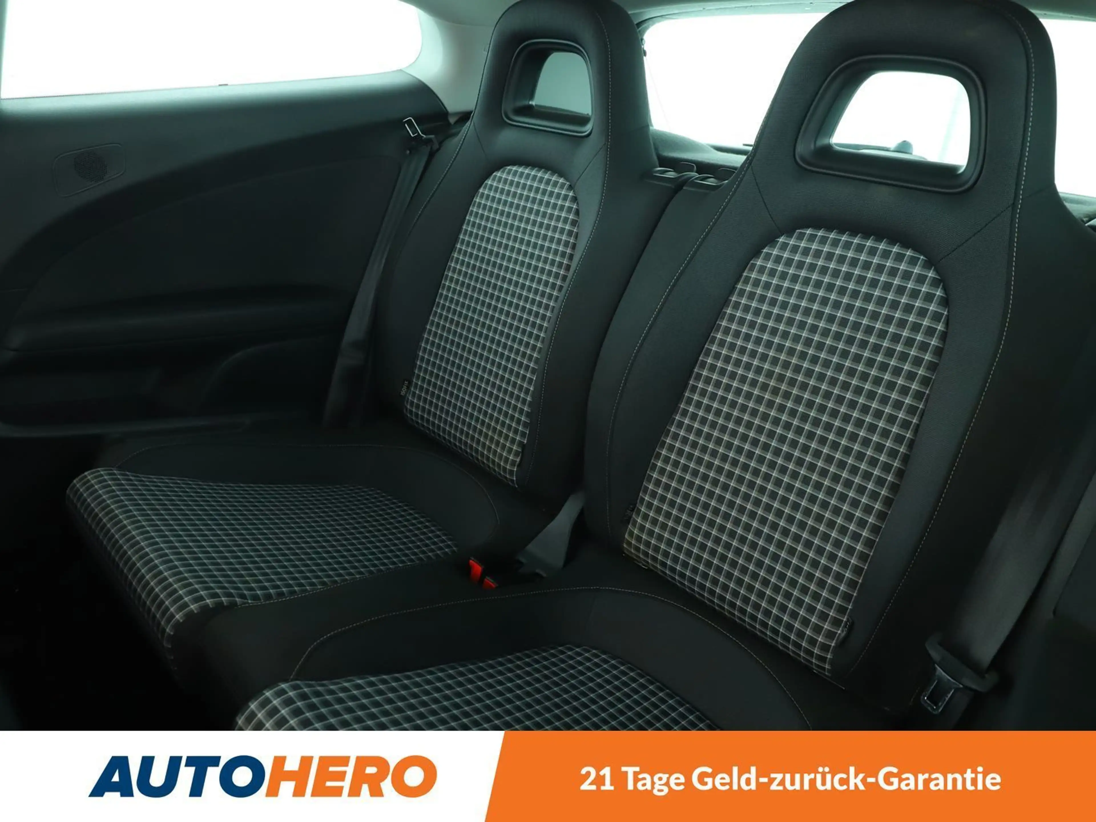 Volkswagen Scirocco 2.0 TSI BlueMotion Aut.*PDC*TEMPO*SHZ* — photo 14