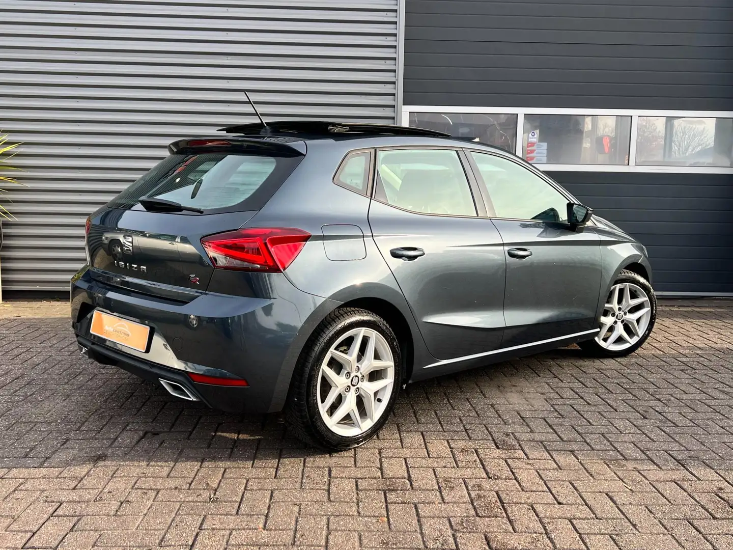 SEAT Ibiza FR 1.0 TSI| PANO | BEATS Audio | LED | All Season Grijs - 2