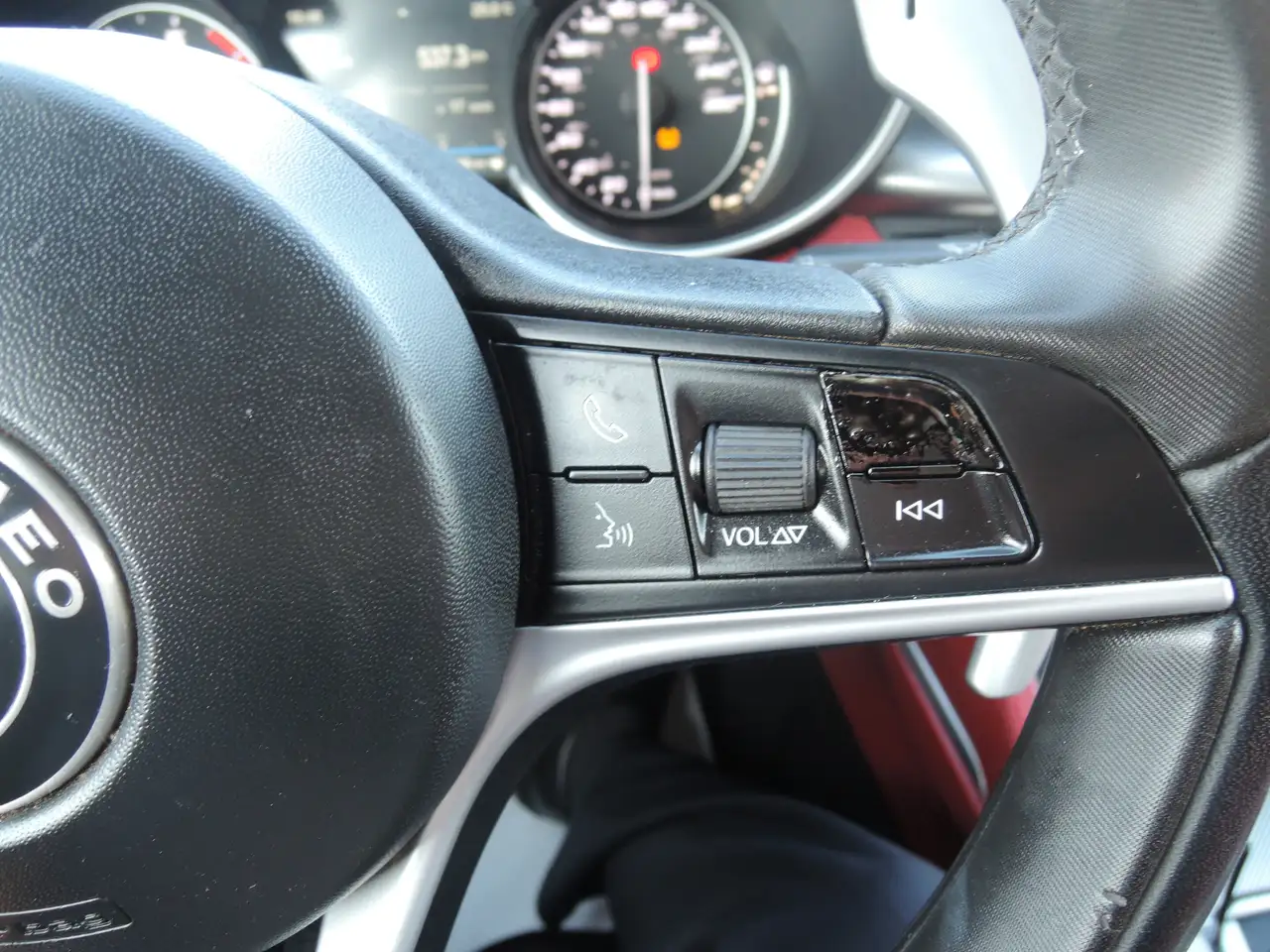 Alfa Romeo Stelvio снимка Alfa Romeo Stelvio
