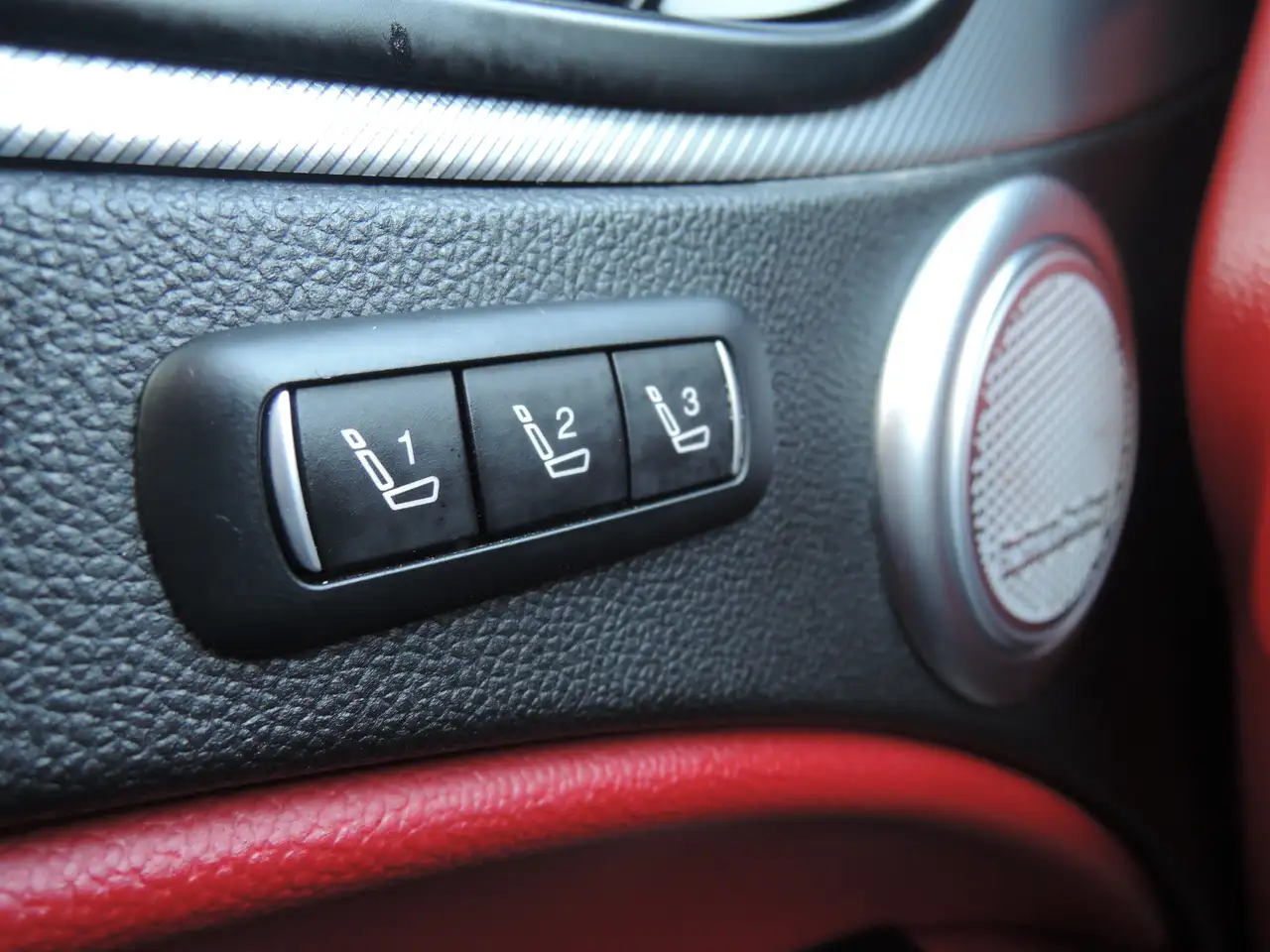 Alfa Romeo Stelvio снимка Alfa Romeo Stelvio
