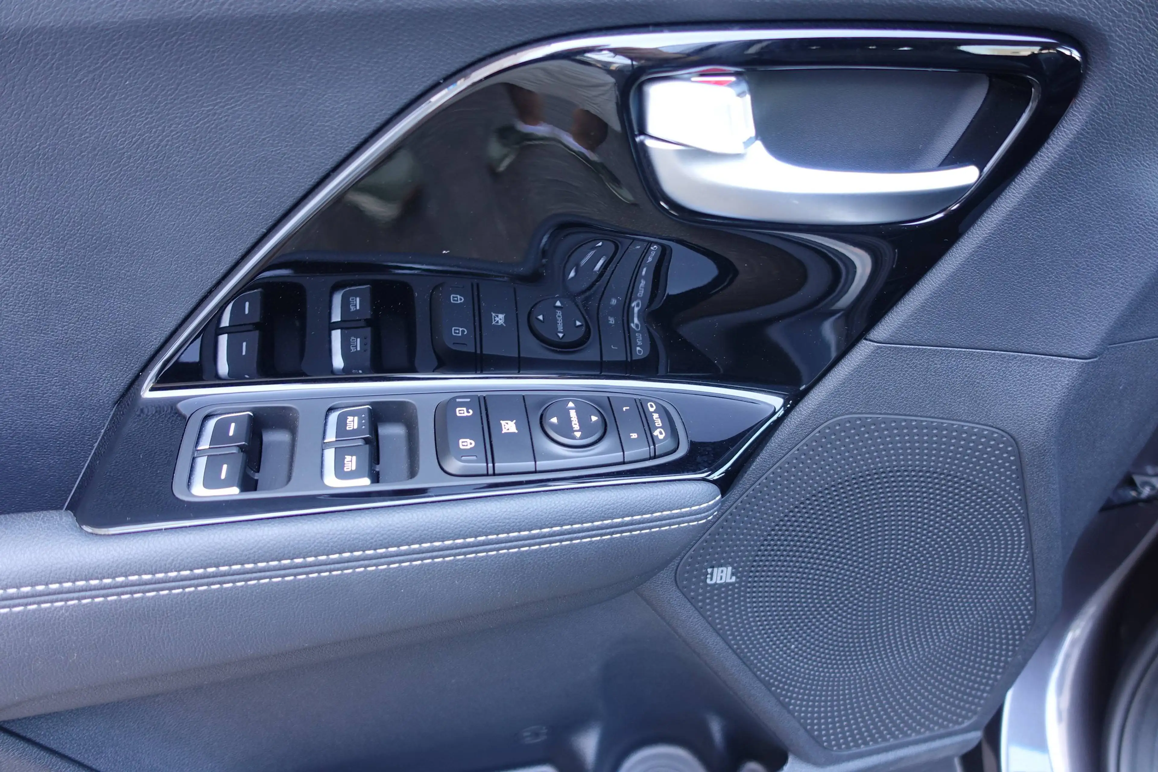 Kia Niro Niro Spirit Plug-in Hybrid NAVI"LED"AHK"KAMERA — photo 14