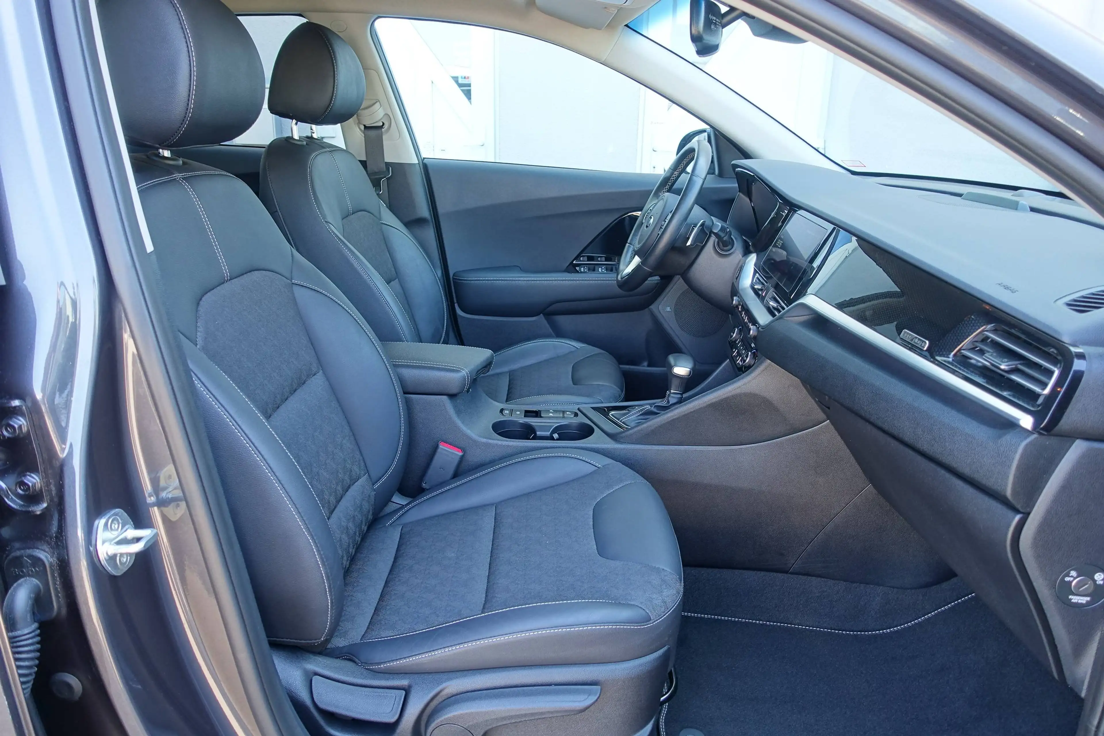 Kia Niro Niro Spirit Plug-in Hybrid NAVI"LED"AHK"KAMERA — photo 12