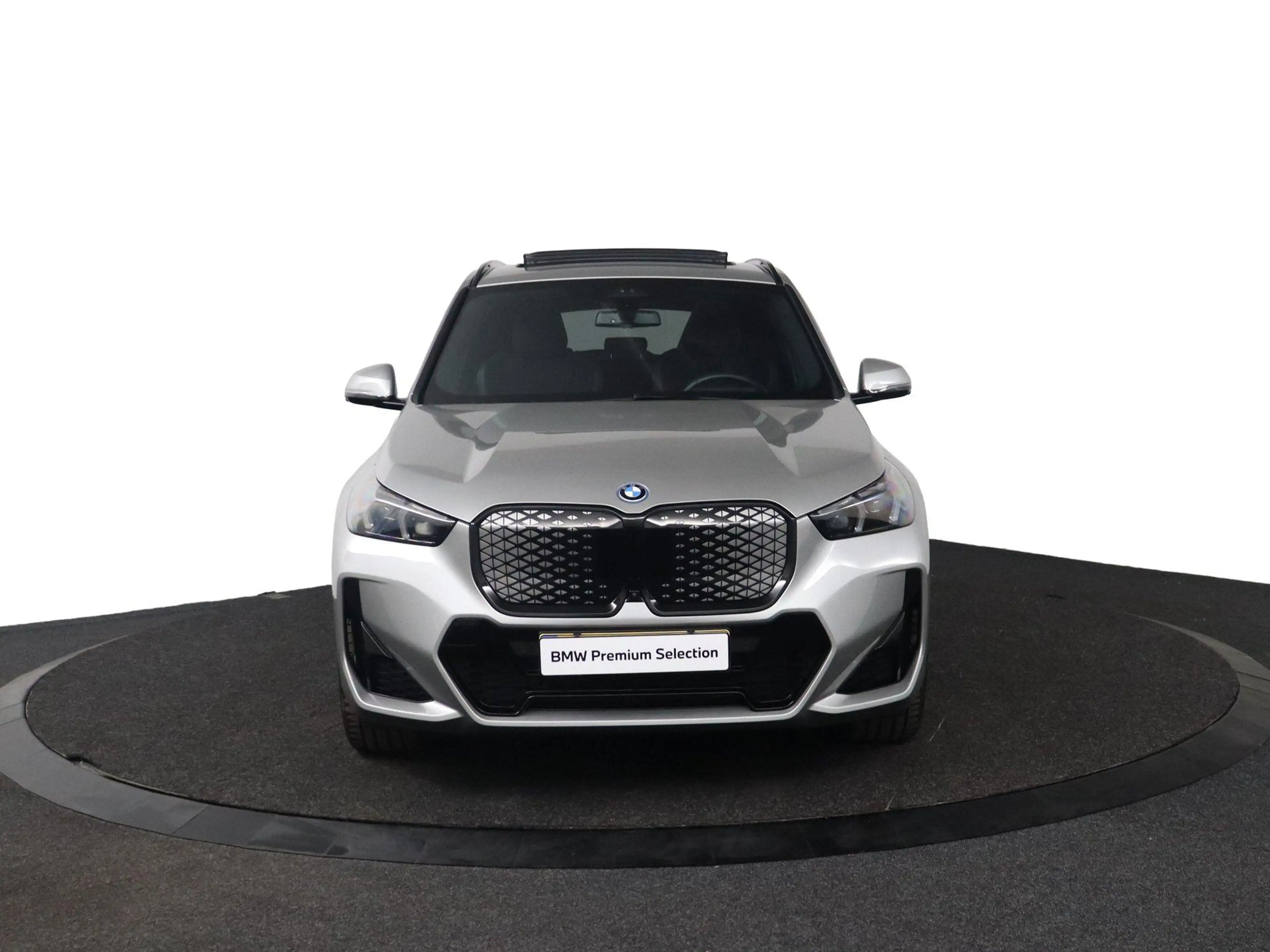 BMW iX1 eDrive20 67 kWh M Sport Edition | M Sport Pro | Gl — photo 13