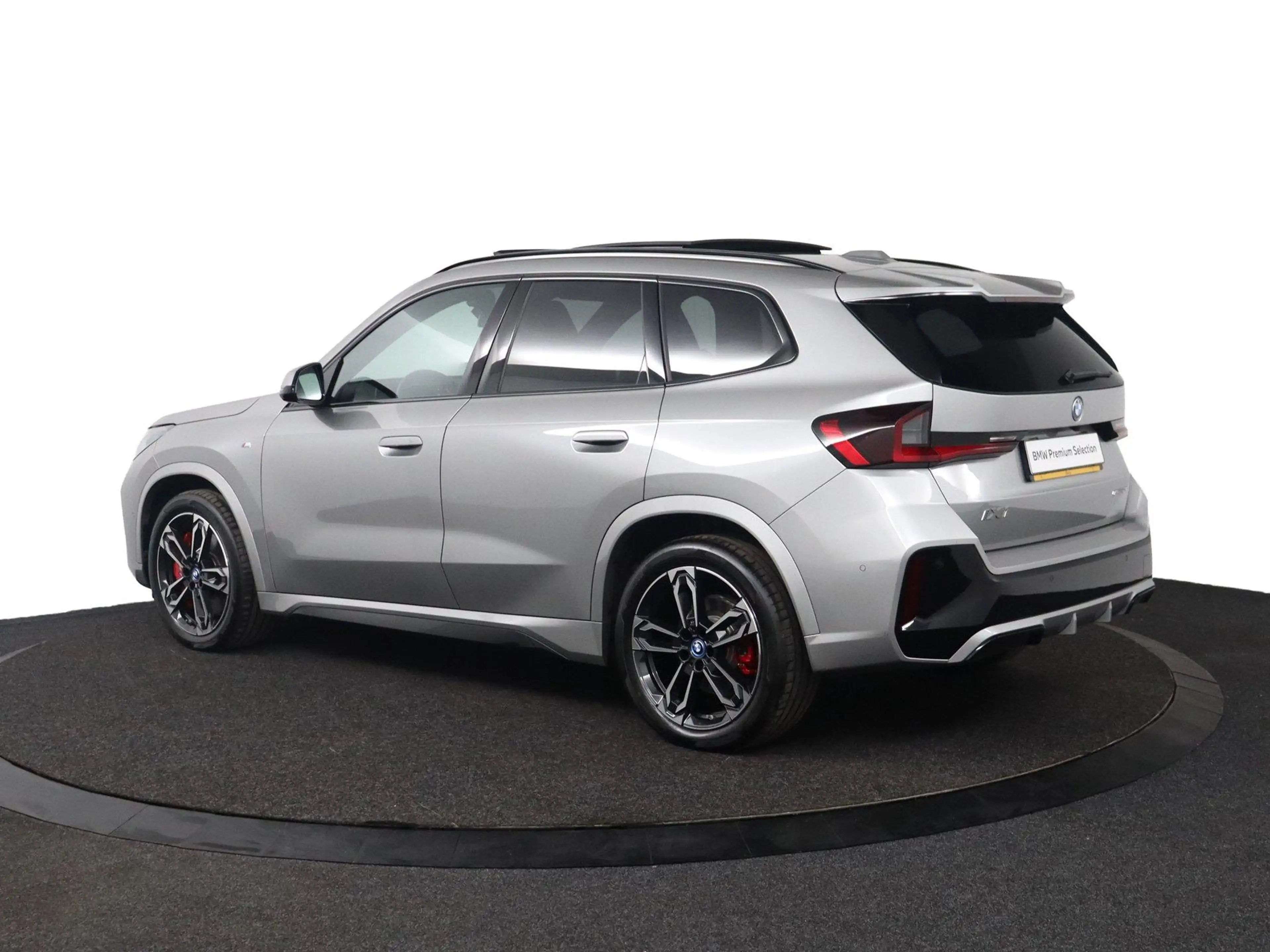 BMW iX1 eDrive20 67 kWh M Sport Edition | M Sport Pro | Gl — photo 10
